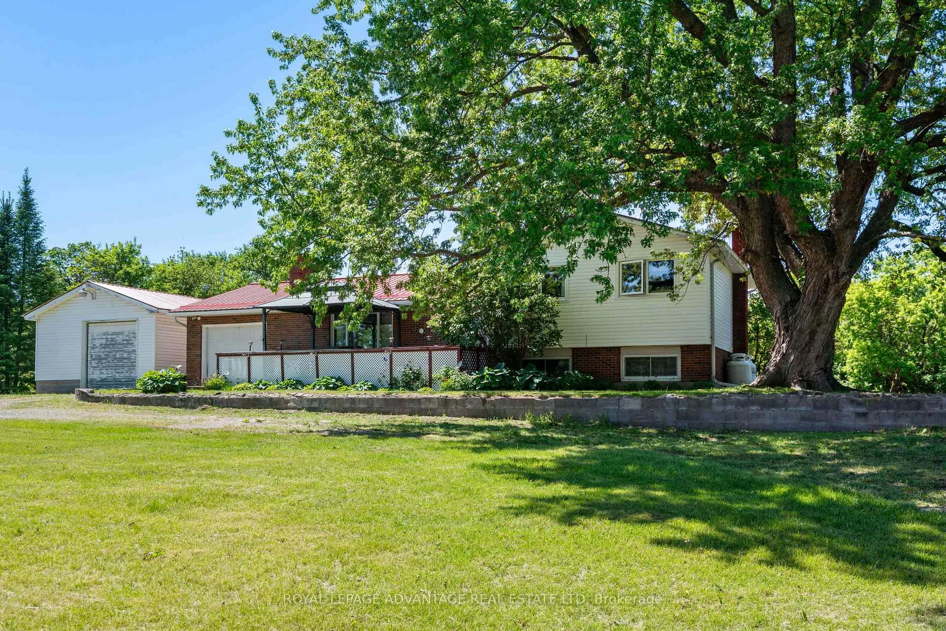 Front of 2564 2nd concession rd.