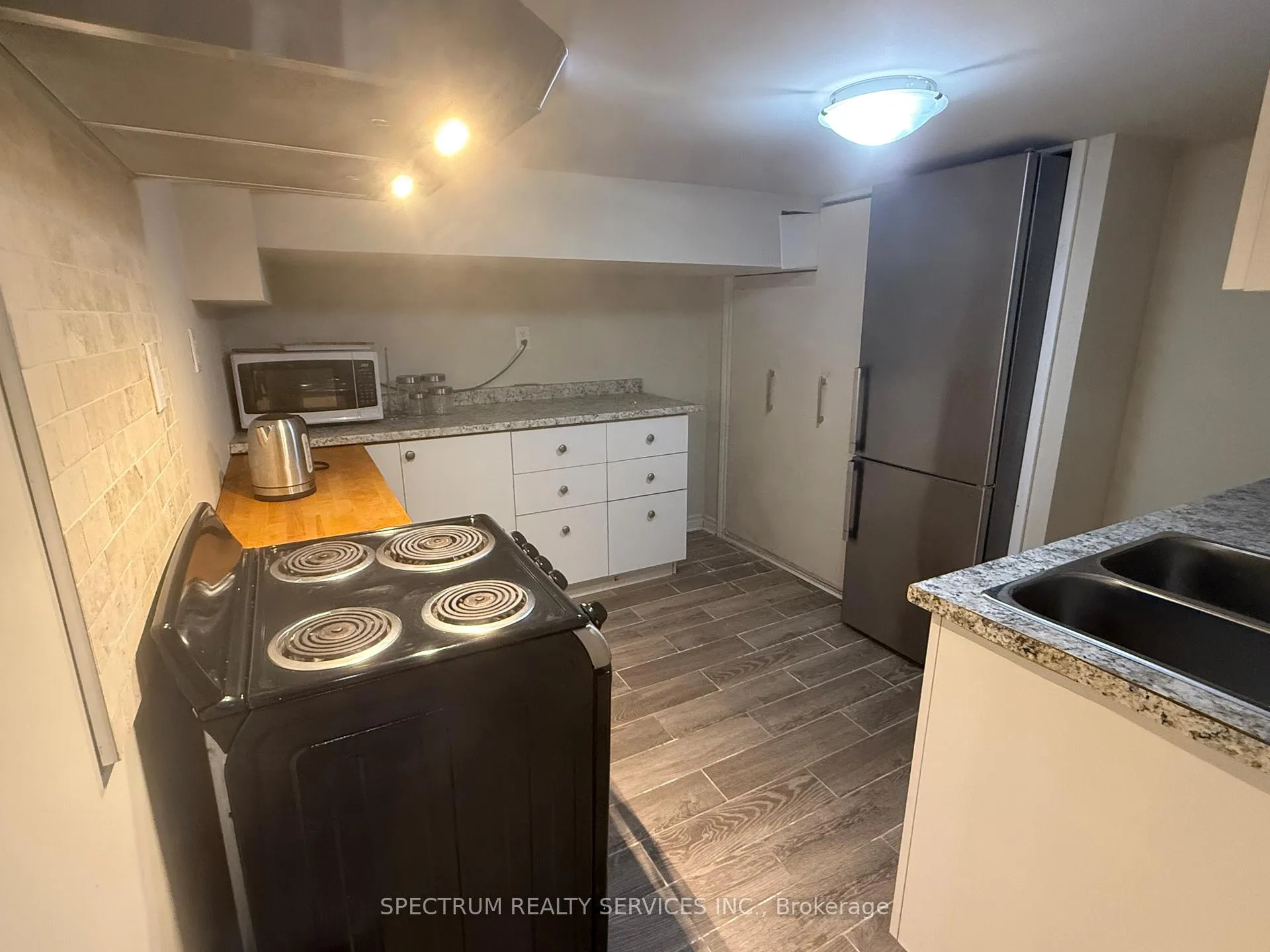 Photo 8 of Unit Lower Level, 54 Delemere Avenue, Toronto, Rockcliffe-Smythe — HOMEH