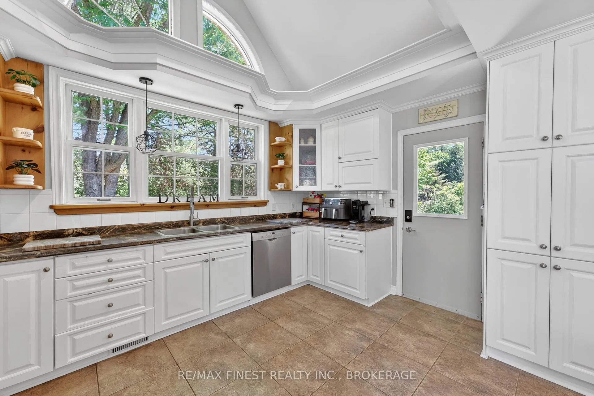 Photo 13 of 2388 Horning Road, Frontenac, Frontenac South — HOMEH