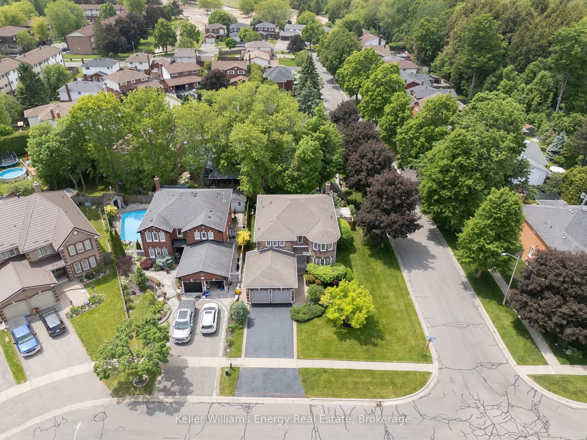Photo 2 of 1182 Thimbleberry Circle, Oshawa, Eastdale — HOMEH