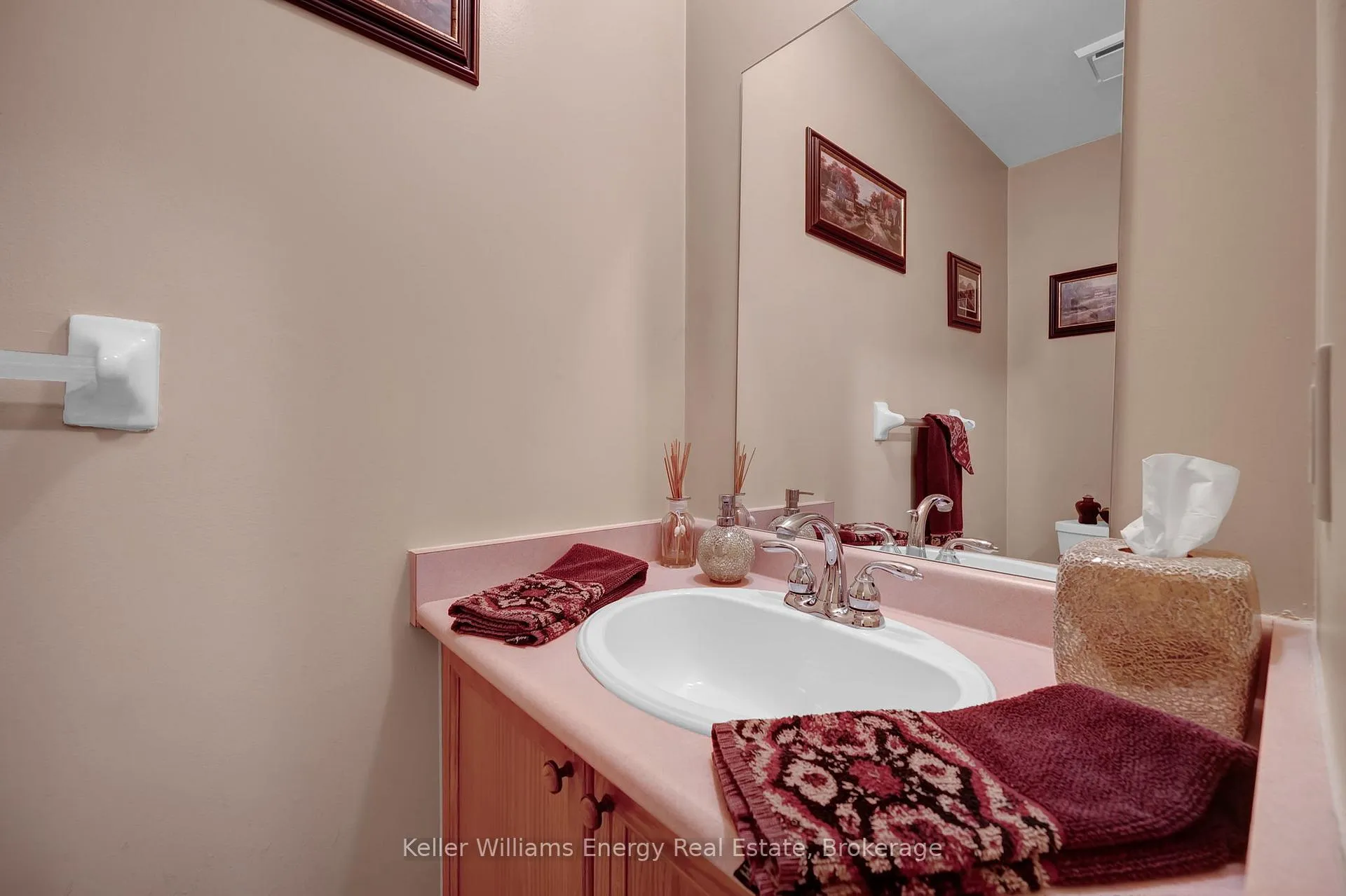 Photo 8 of 1182 Thimbleberry Circle, Oshawa, Eastdale — HOMEH