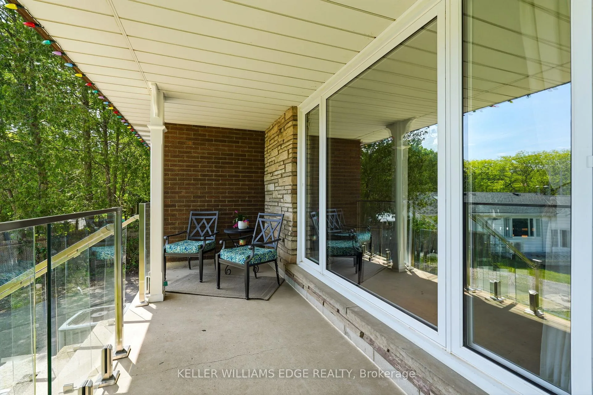 Photo 3 of 52 Parkside Avenue, Hamilton, Dundas — HOMEH
