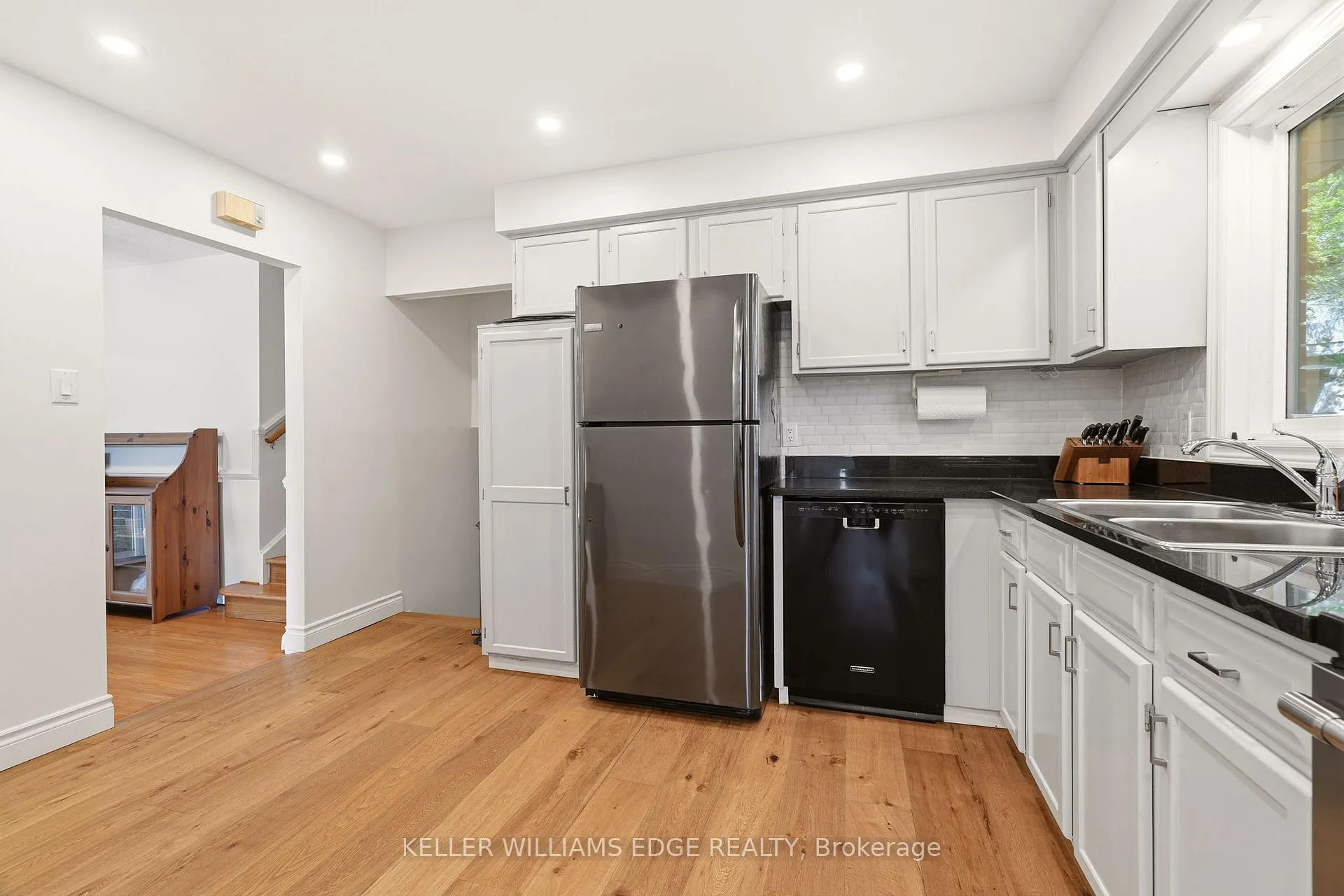 Photo 14 of 52 Parkside Avenue, Hamilton, Dundas — HOMEH