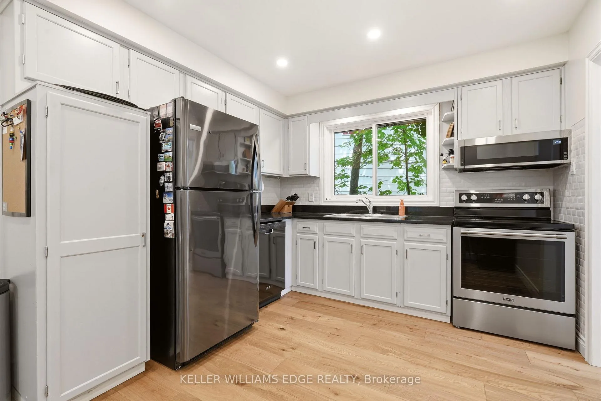 Photo 15 of 52 Parkside Avenue, Hamilton, Dundas — HOMEH