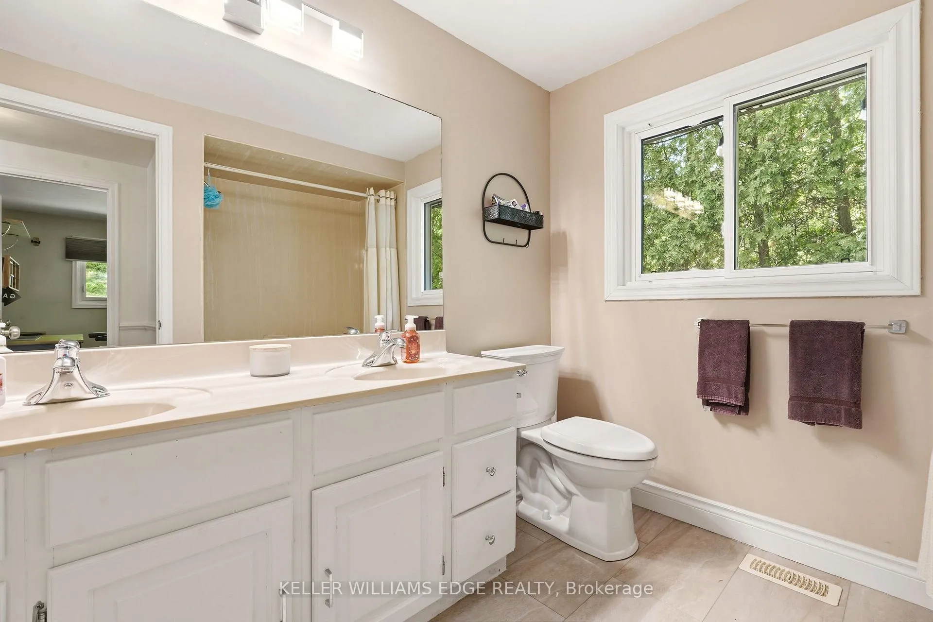 Photo 16 of 52 Parkside Avenue, Hamilton, Dundas — HOMEH
