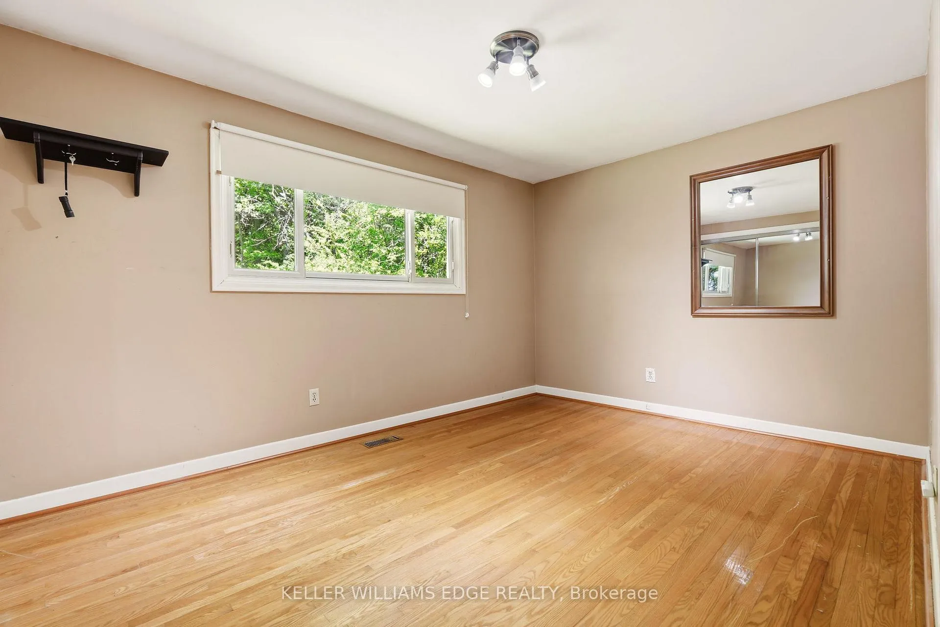 Photo 18 of 52 Parkside Avenue, Hamilton, Dundas — HOMEH