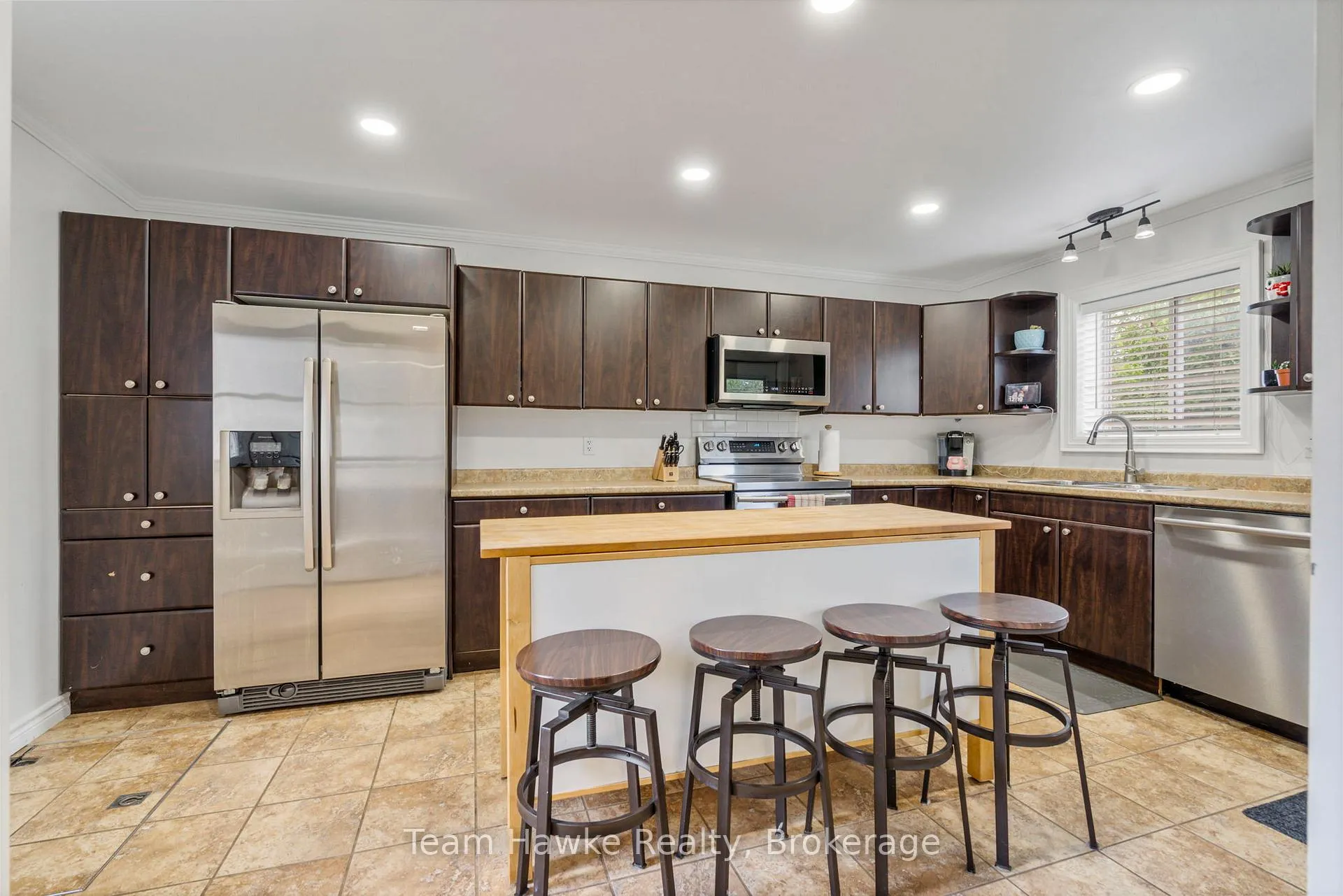 Photo 9 of 58 Fourth Street, Midland — HOMEH