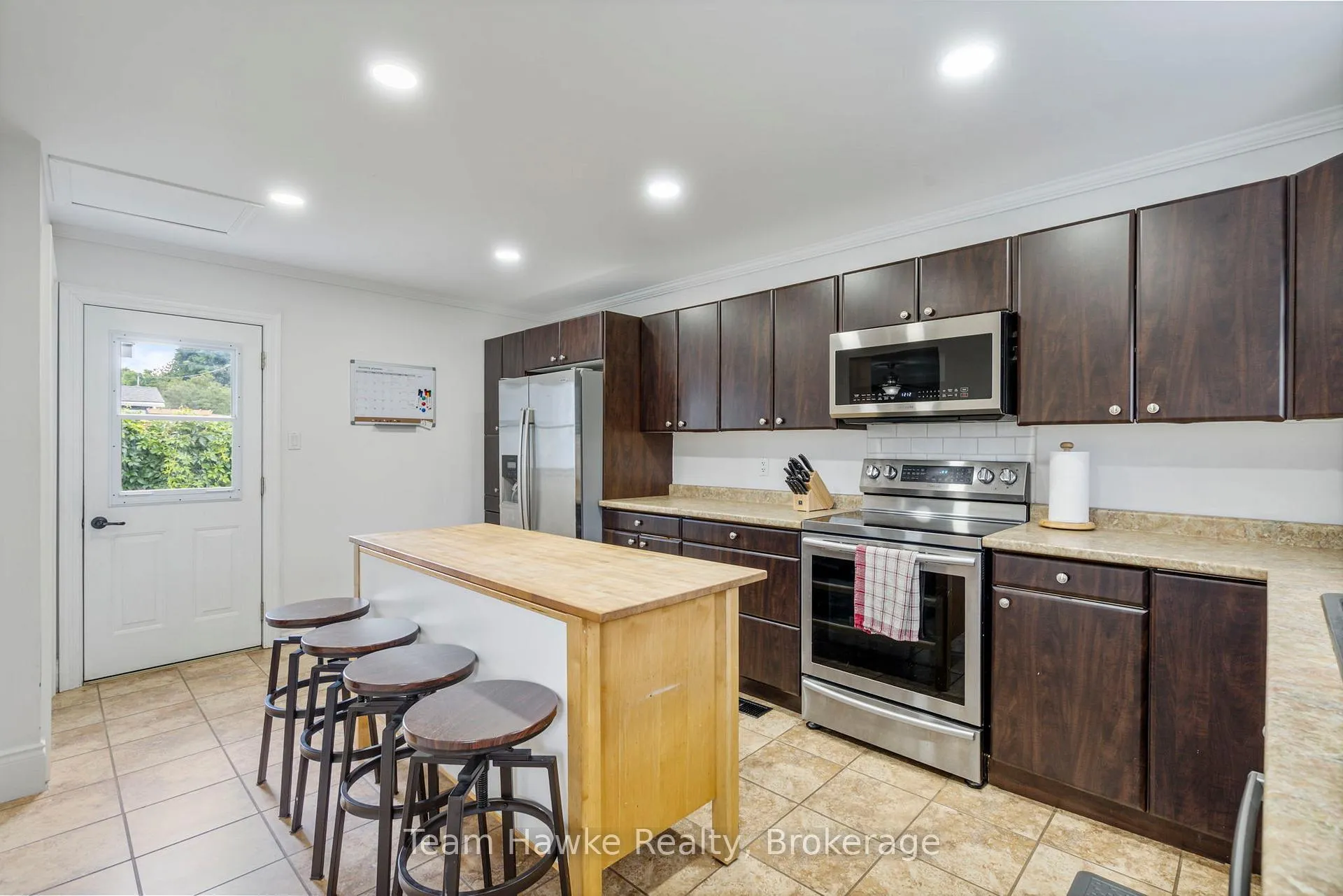 Photo 12 of 58 Fourth Street, Midland — HOMEH