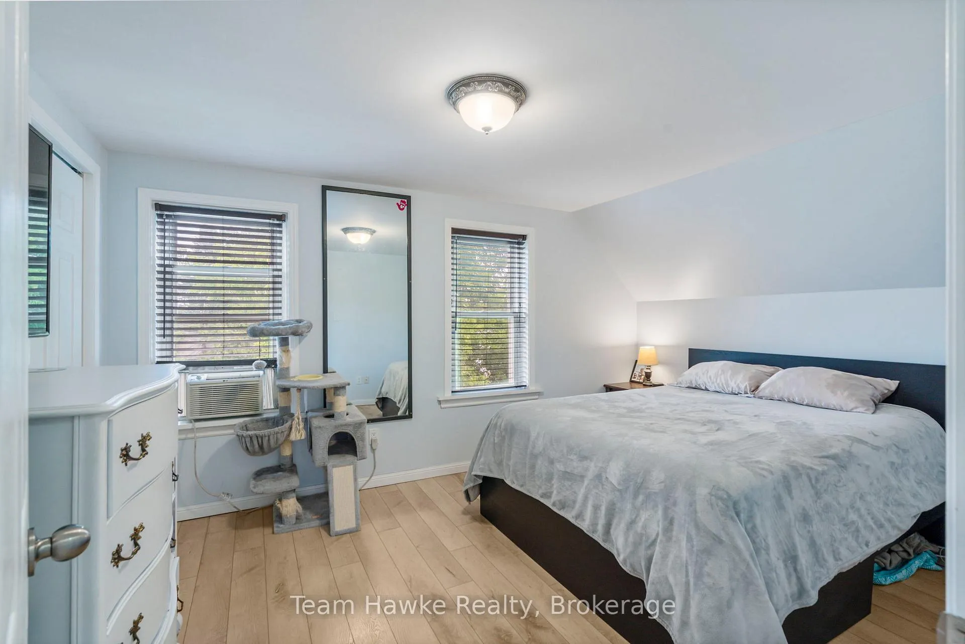 Photo 18 of 58 Fourth Street, Midland — HOMEH