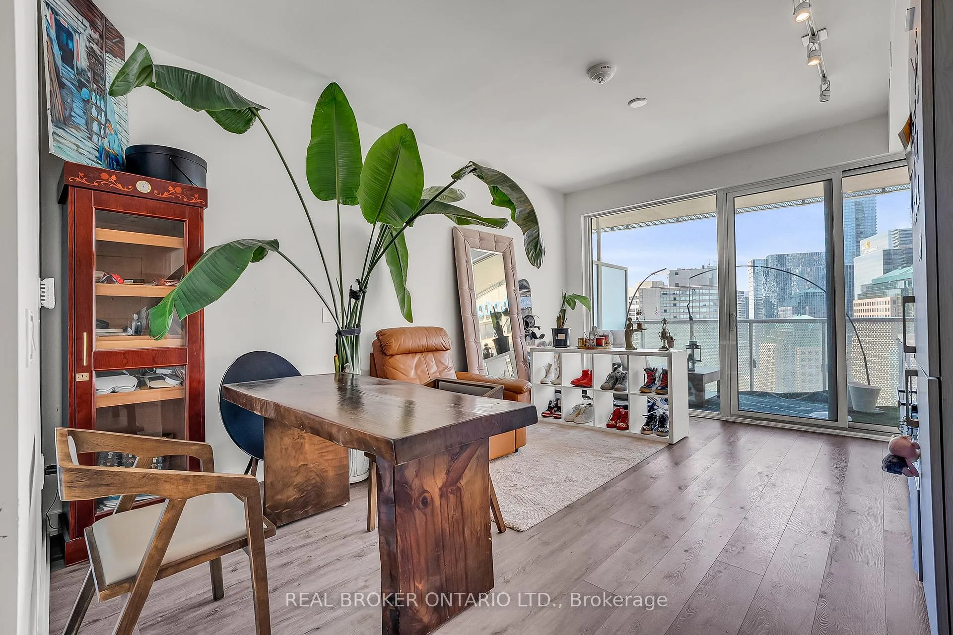 Photo 9 of Unit 2706, 15 Queens Quay E, Toronto, Waterfront Communities — HOMEH