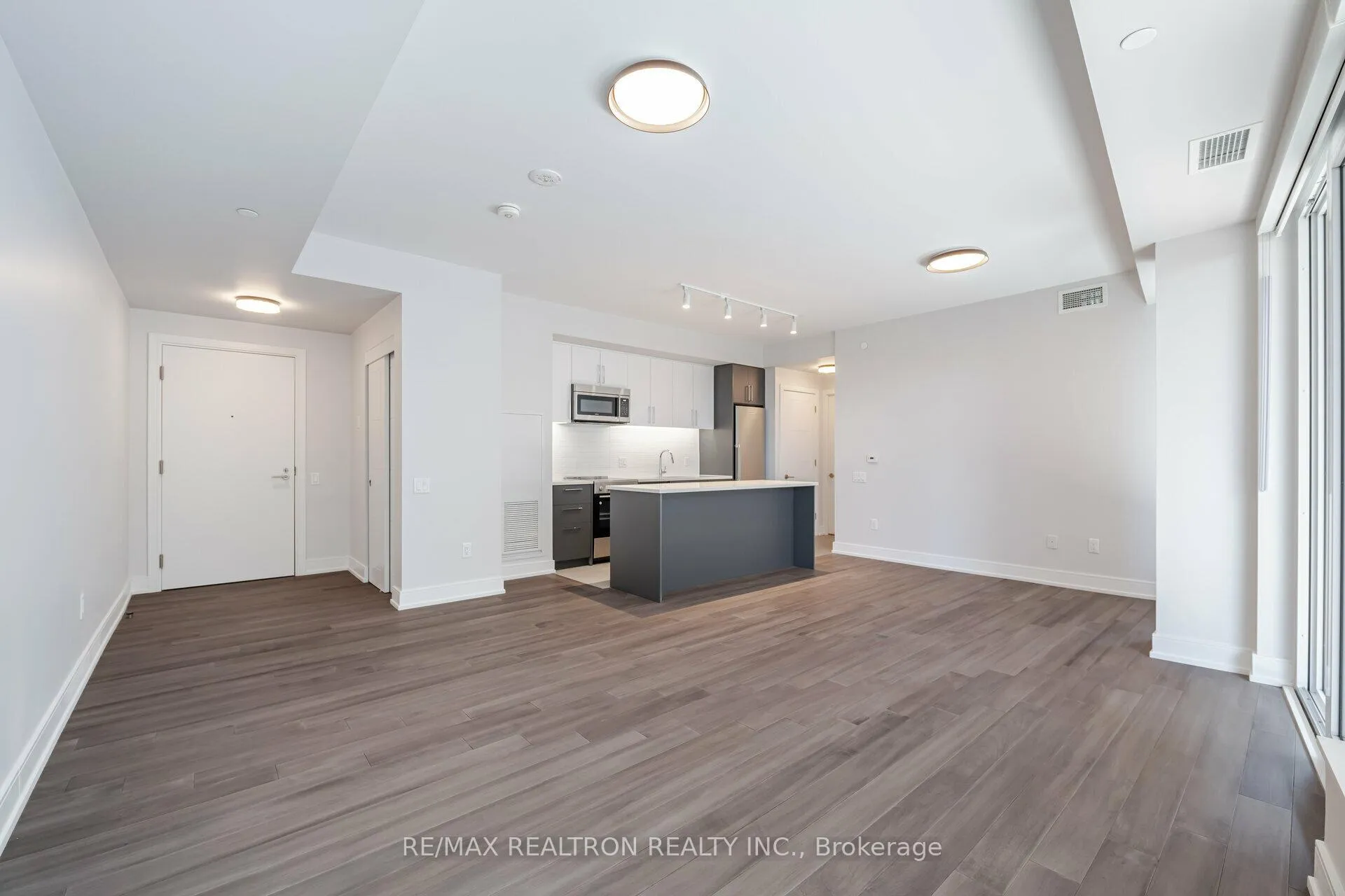 Photo 1 of Unit 703, 2525 Bathurst Street, Toronto, Forest Hill North — HOMEH