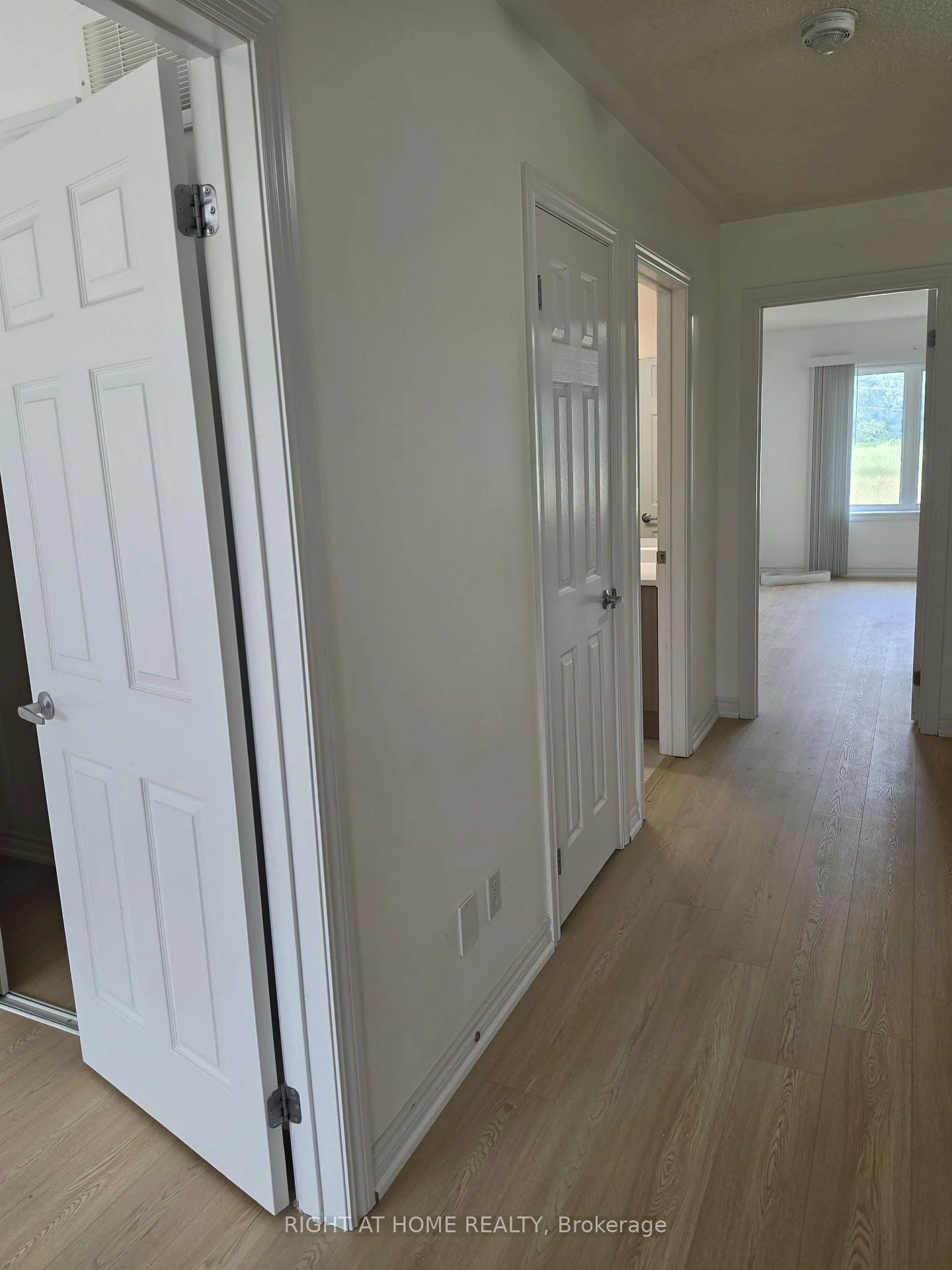 Photo 18 of 4 Blackpool Lane, East Gwillimbury, Queensville — HOMEH