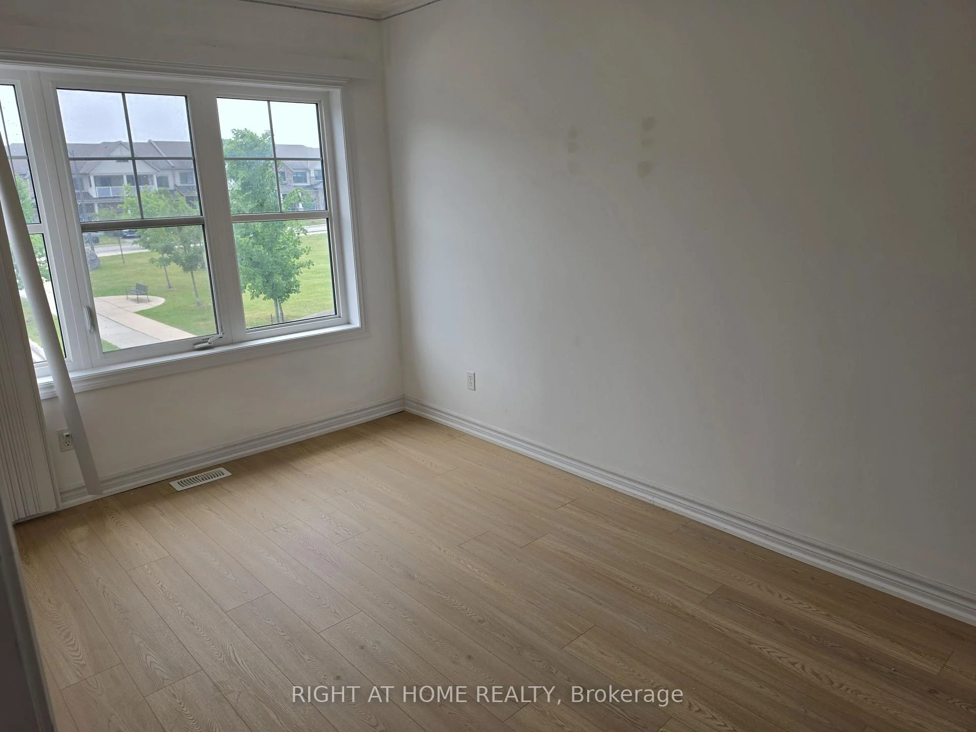 Photo 21 of 4 Blackpool Lane, East Gwillimbury, Queensville — HOMEH