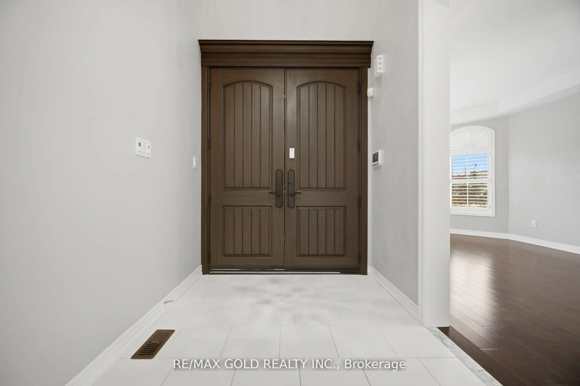 Photo 3 of 53 Martin Byrne Drive, Brampton, Toronto Gore Rural Estate — HOMEH