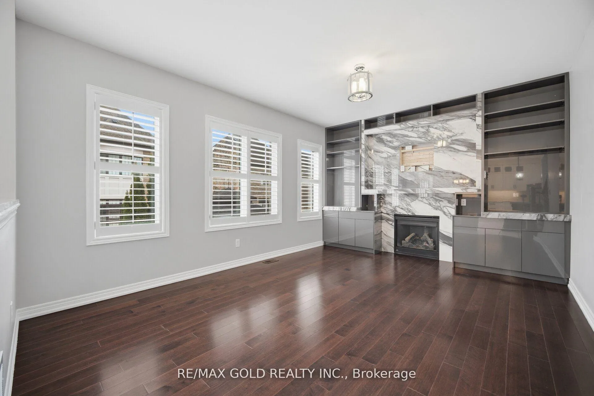 Photo 12 of 53 Martin Byrne Drive, Brampton, Toronto Gore Rural Estate — HOMEH