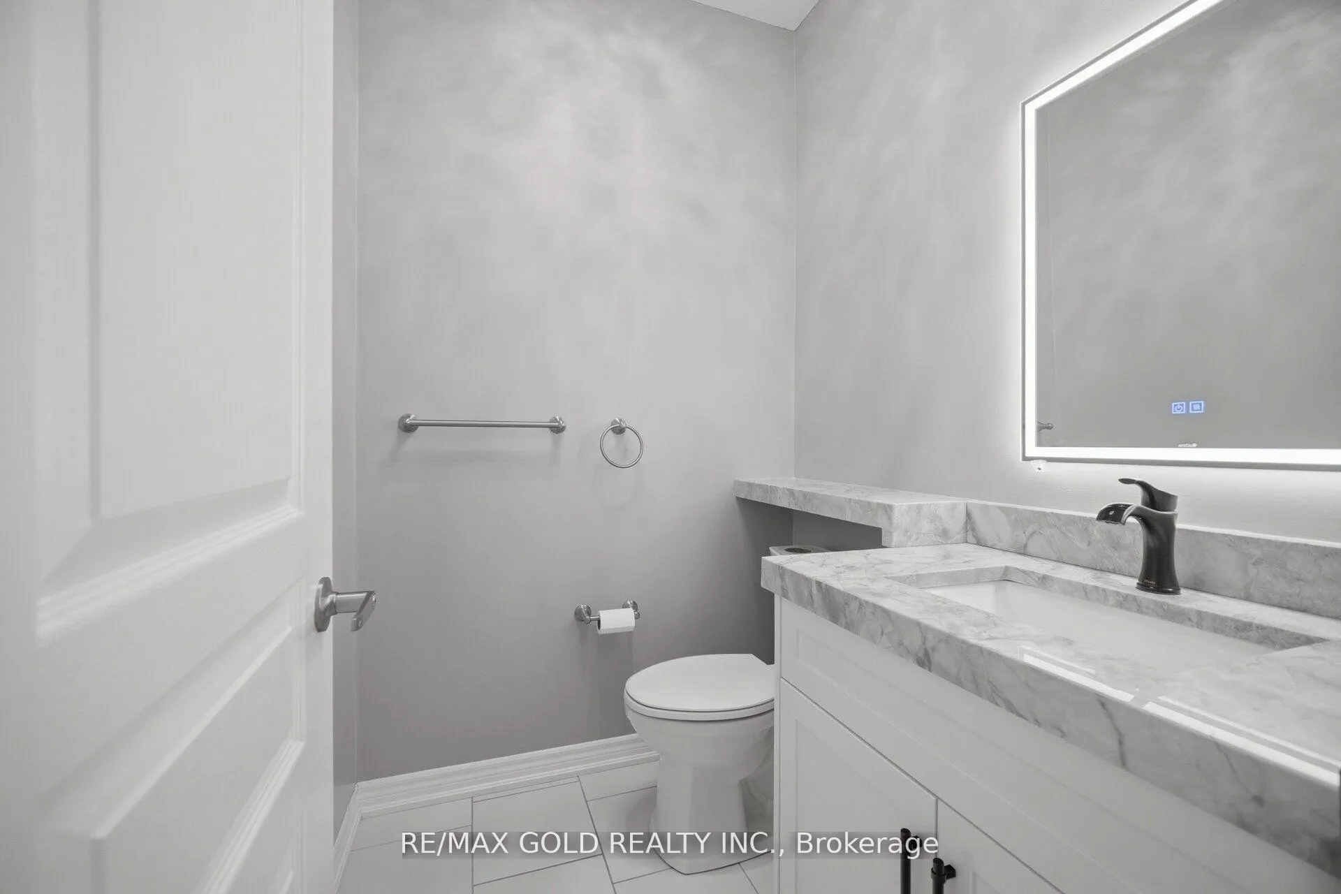 Photo 15 of 53 Martin Byrne Drive, Brampton, Toronto Gore Rural Estate — HOMEH