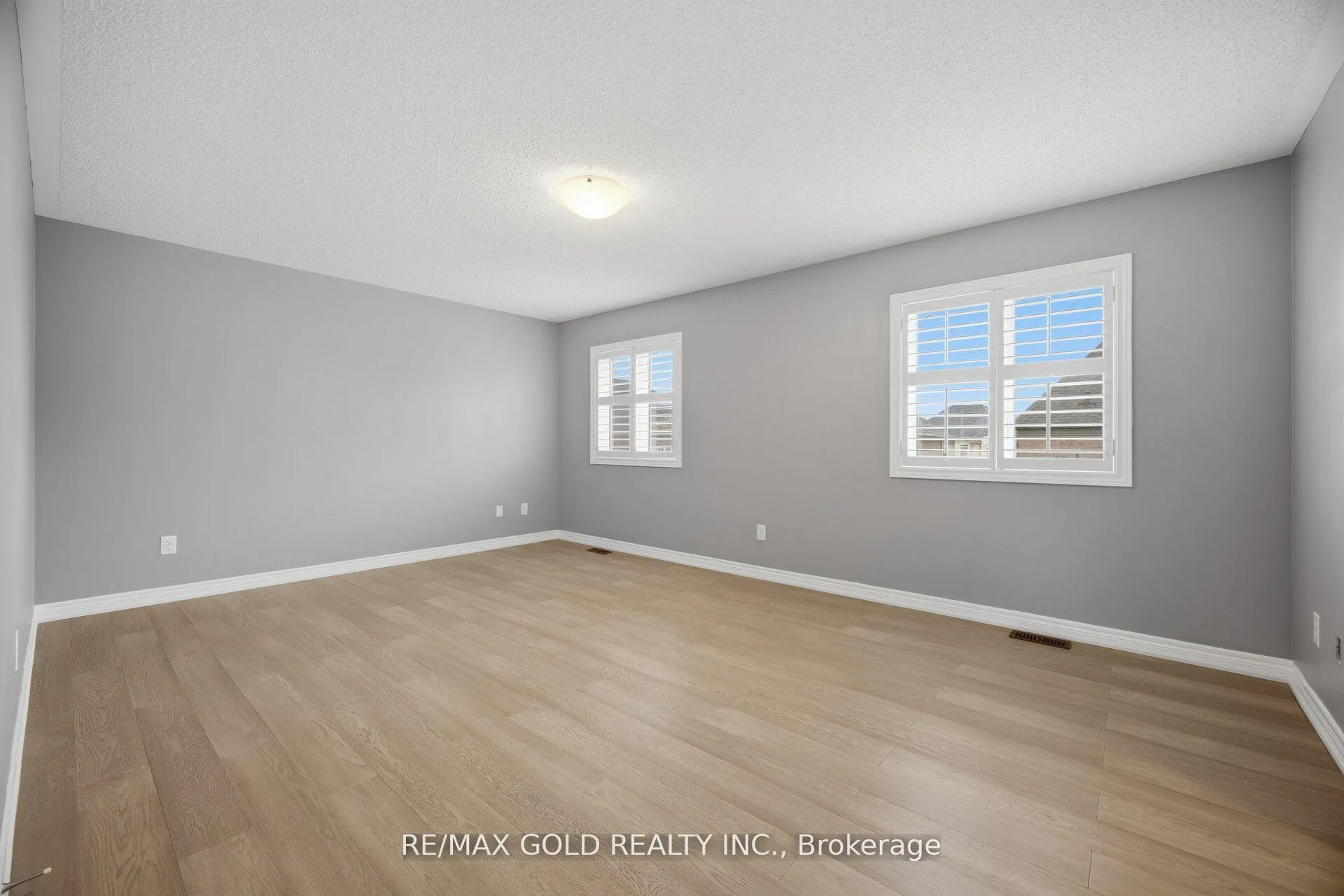 Photo 19 of 53 Martin Byrne Drive, Brampton, Toronto Gore Rural Estate — HOMEH