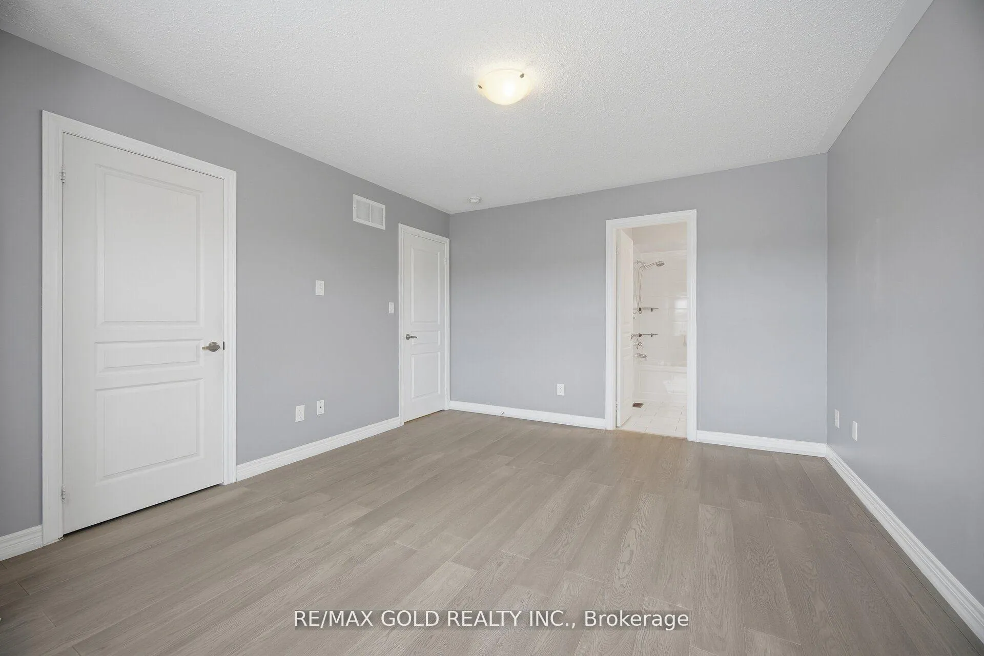 Photo 25 of 53 Martin Byrne Drive, Brampton, Toronto Gore Rural Estate — HOMEH