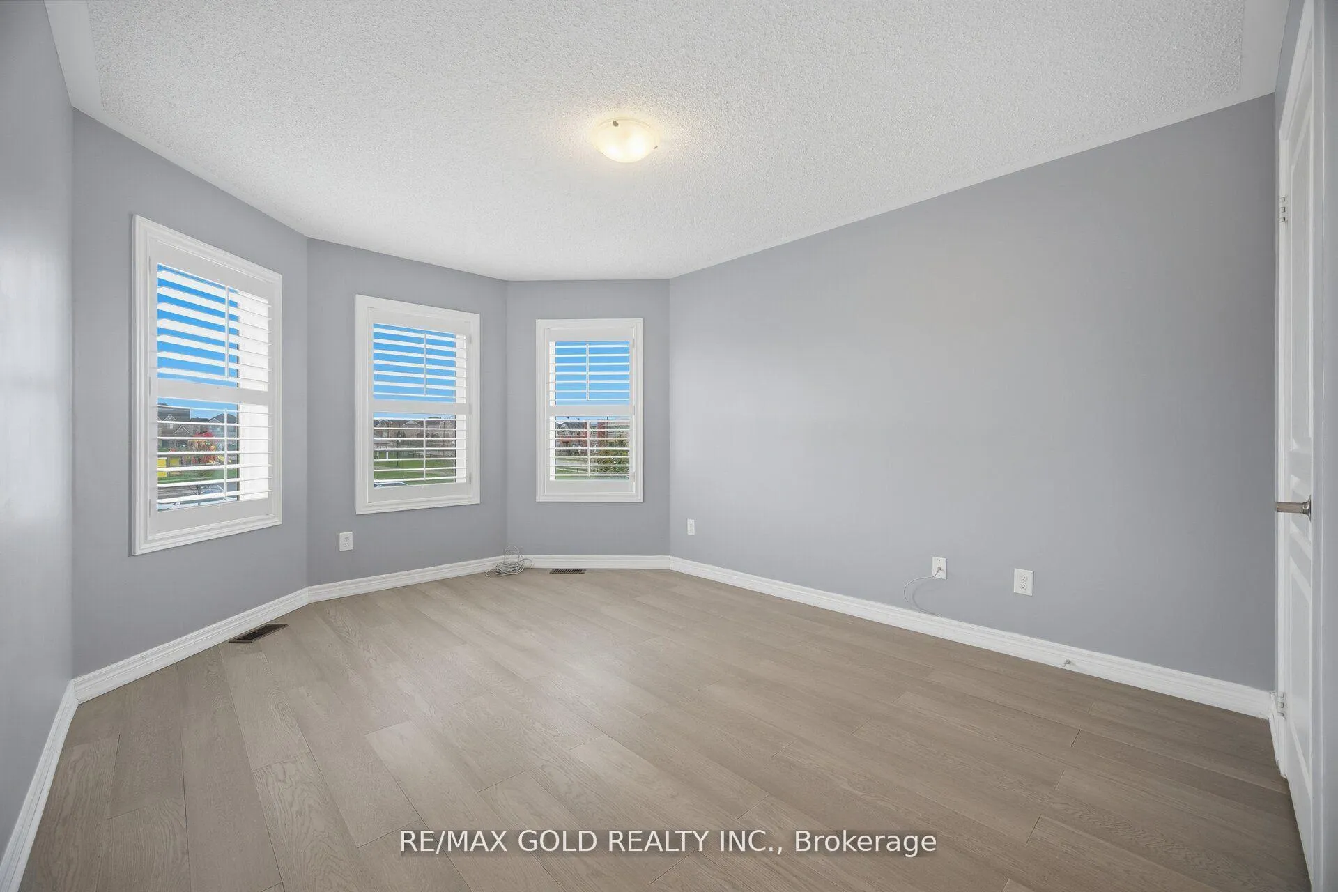 Photo 27 of 53 Martin Byrne Drive, Brampton, Toronto Gore Rural Estate — HOMEH