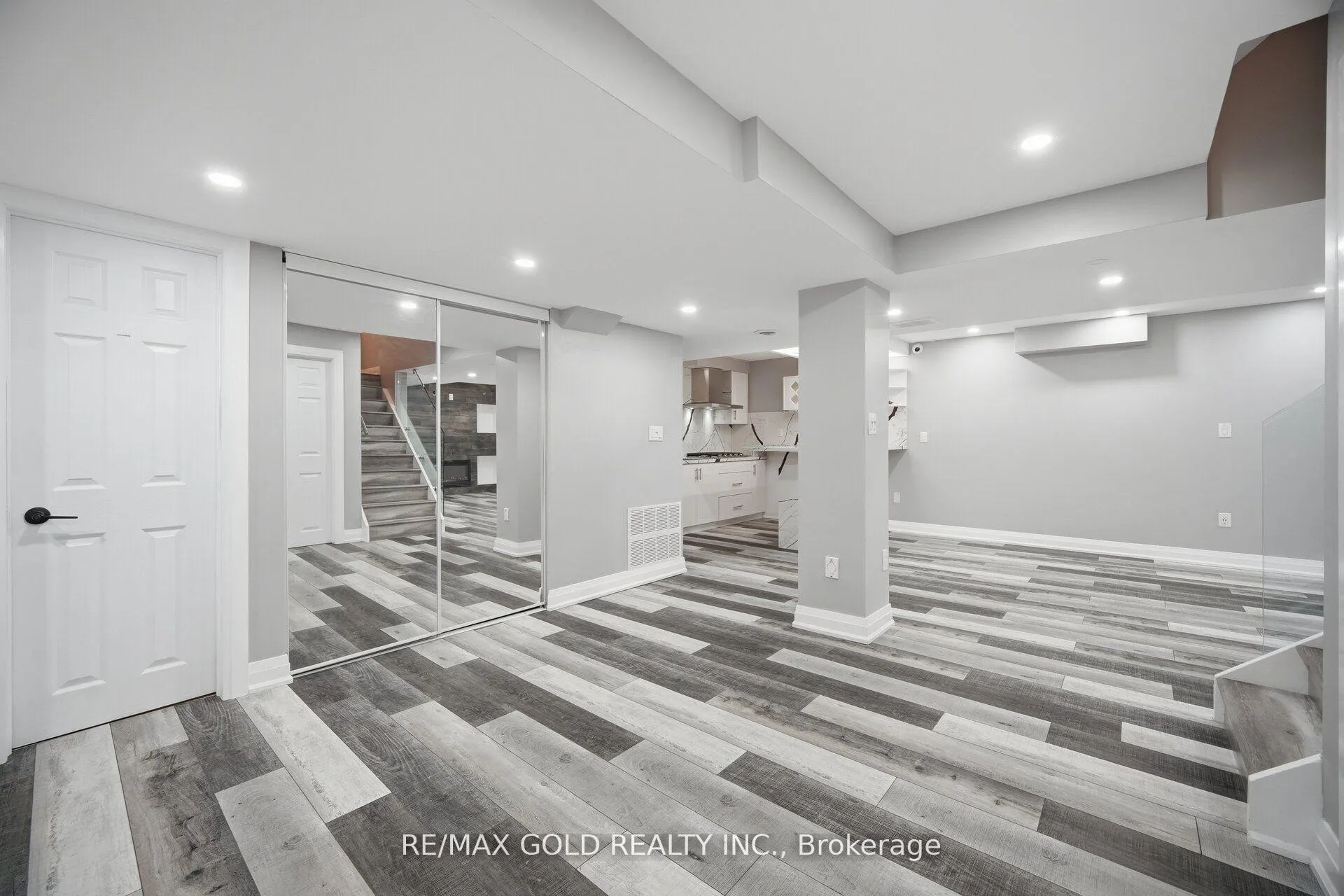 Photo 30 of 53 Martin Byrne Drive, Brampton, Toronto Gore Rural Estate — HOMEH