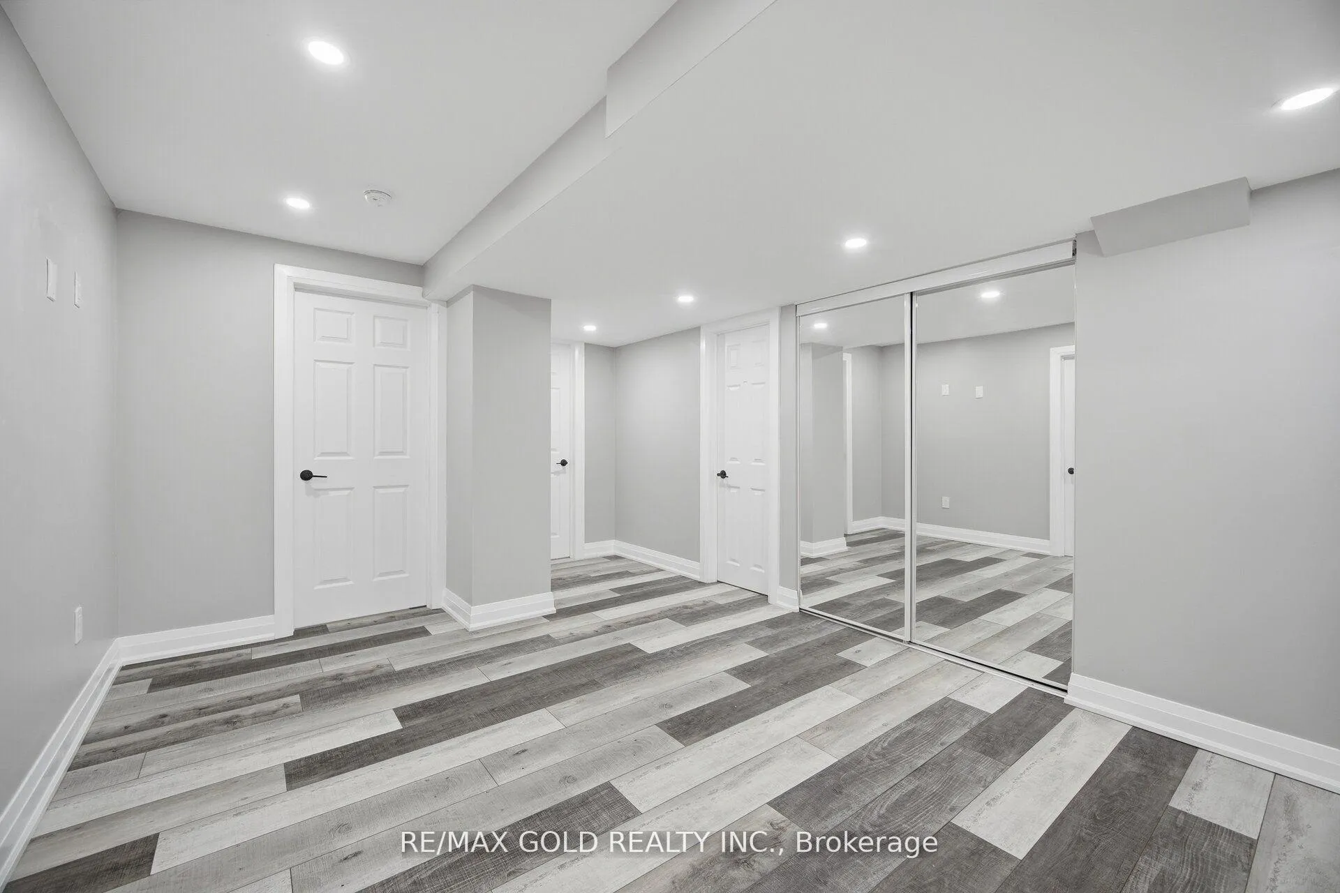Photo 34 of 53 Martin Byrne Drive, Brampton, Toronto Gore Rural Estate — HOMEH