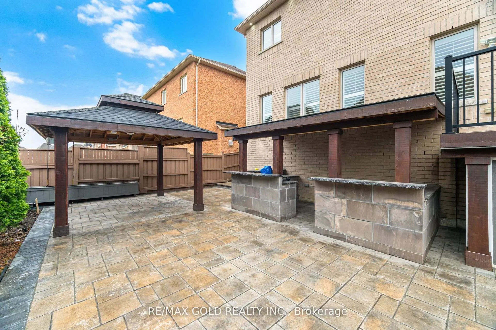 Photo 36 of 53 Martin Byrne Drive, Brampton, Toronto Gore Rural Estate — HOMEH