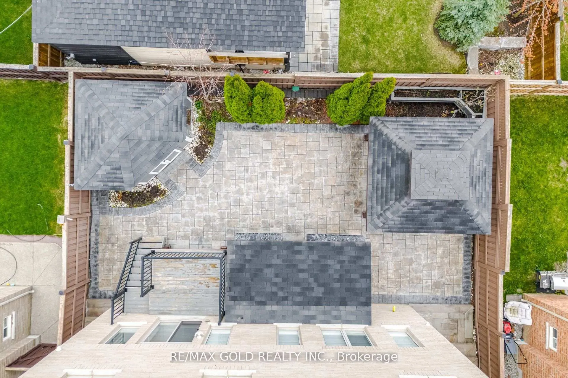 Photo 38 of 53 Martin Byrne Drive, Brampton, Toronto Gore Rural Estate — HOMEH