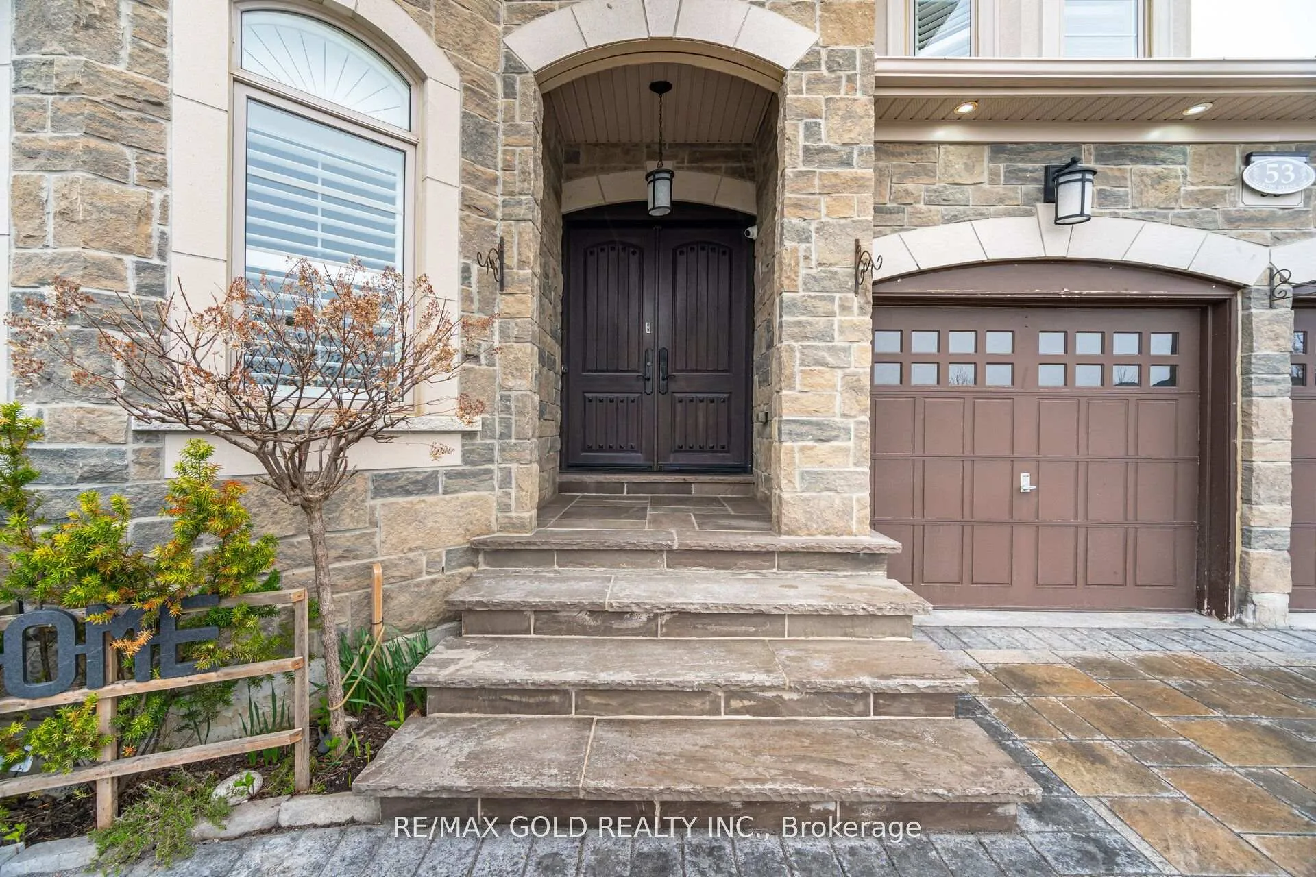 Photo 41 of 53 Martin Byrne Drive, Brampton, Toronto Gore Rural Estate — HOMEH