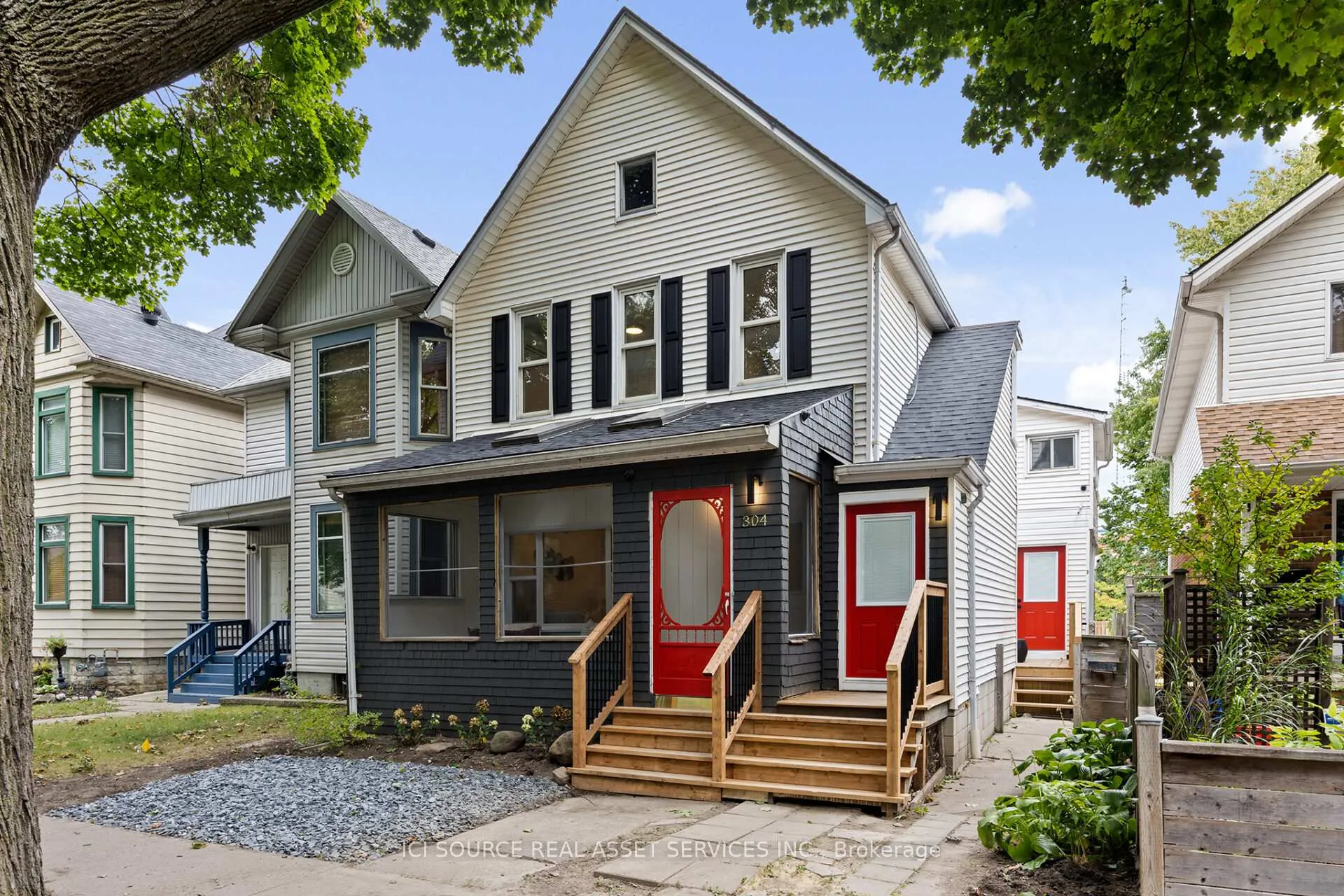 Photo 1 of Unit Unit 3, 304 Lincoln Road, Windsor, Walkerville — HOMEH