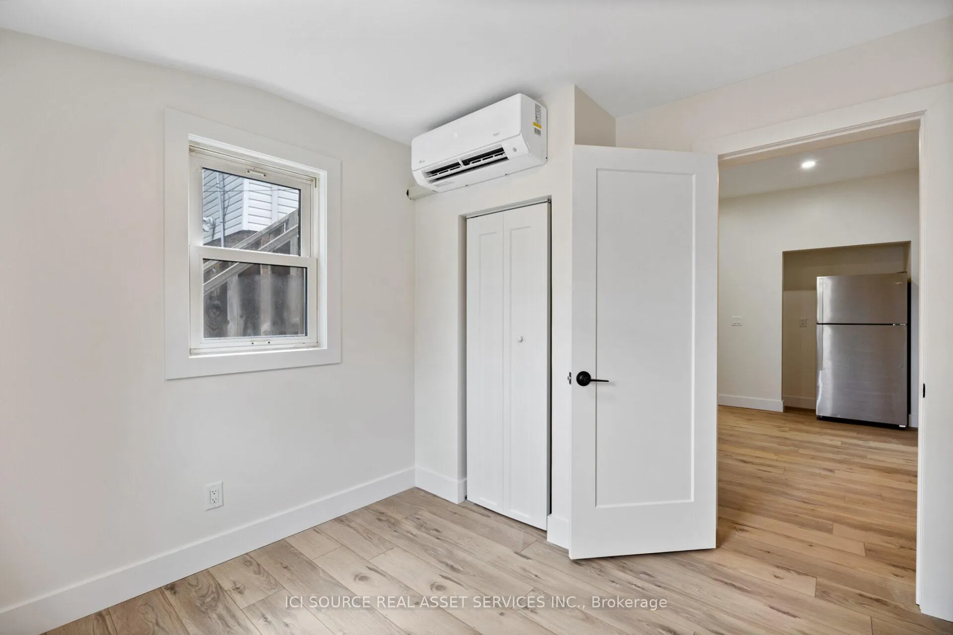 Photo 9 of Unit Unit 3, 304 Lincoln Road, Windsor, Walkerville — HOMEH