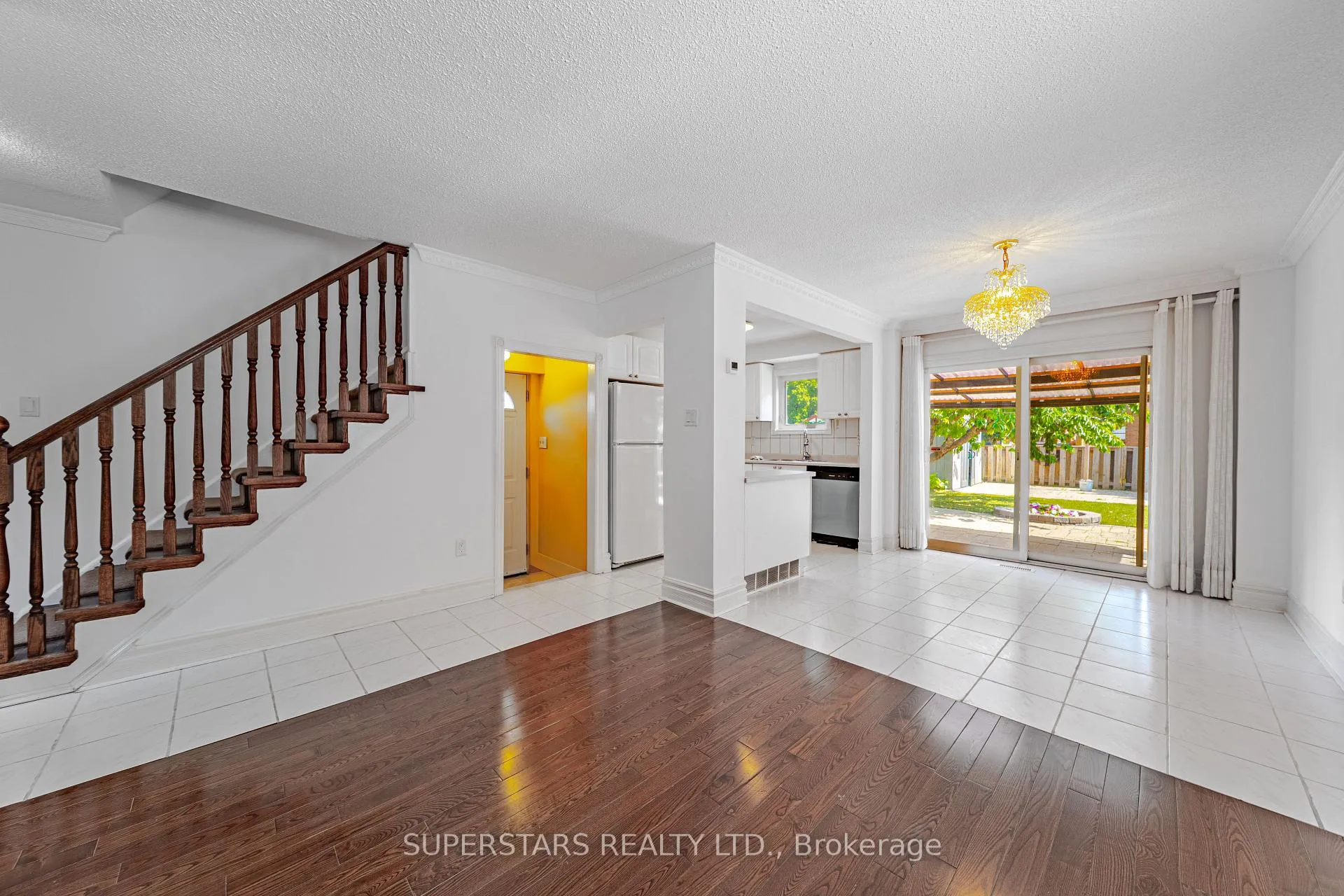 Photo 3 of 14 Marlow Crescent, Markham, Markville — HOMEH