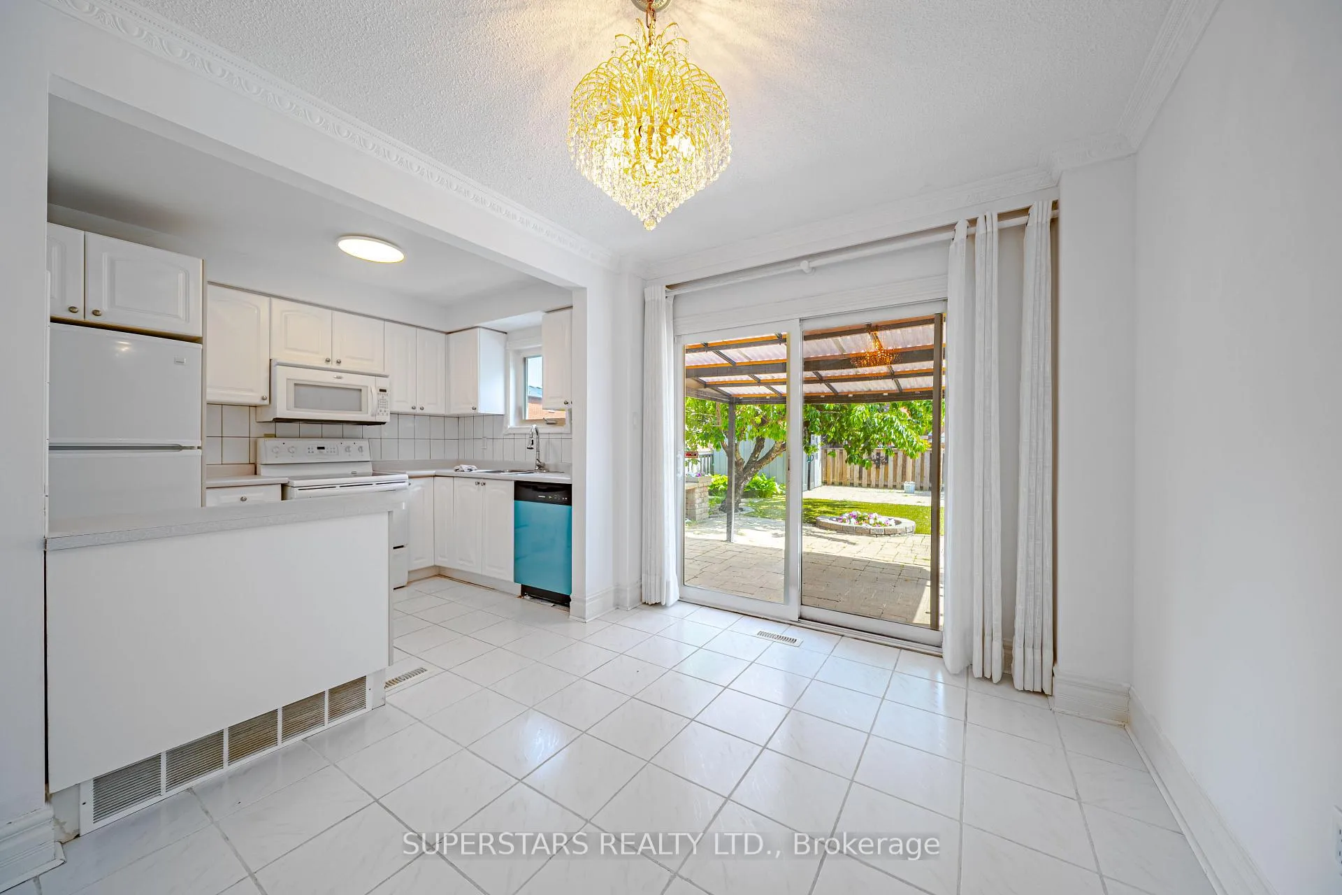 Photo 4 of 14 Marlow Crescent, Markham, Markville — HOMEH
