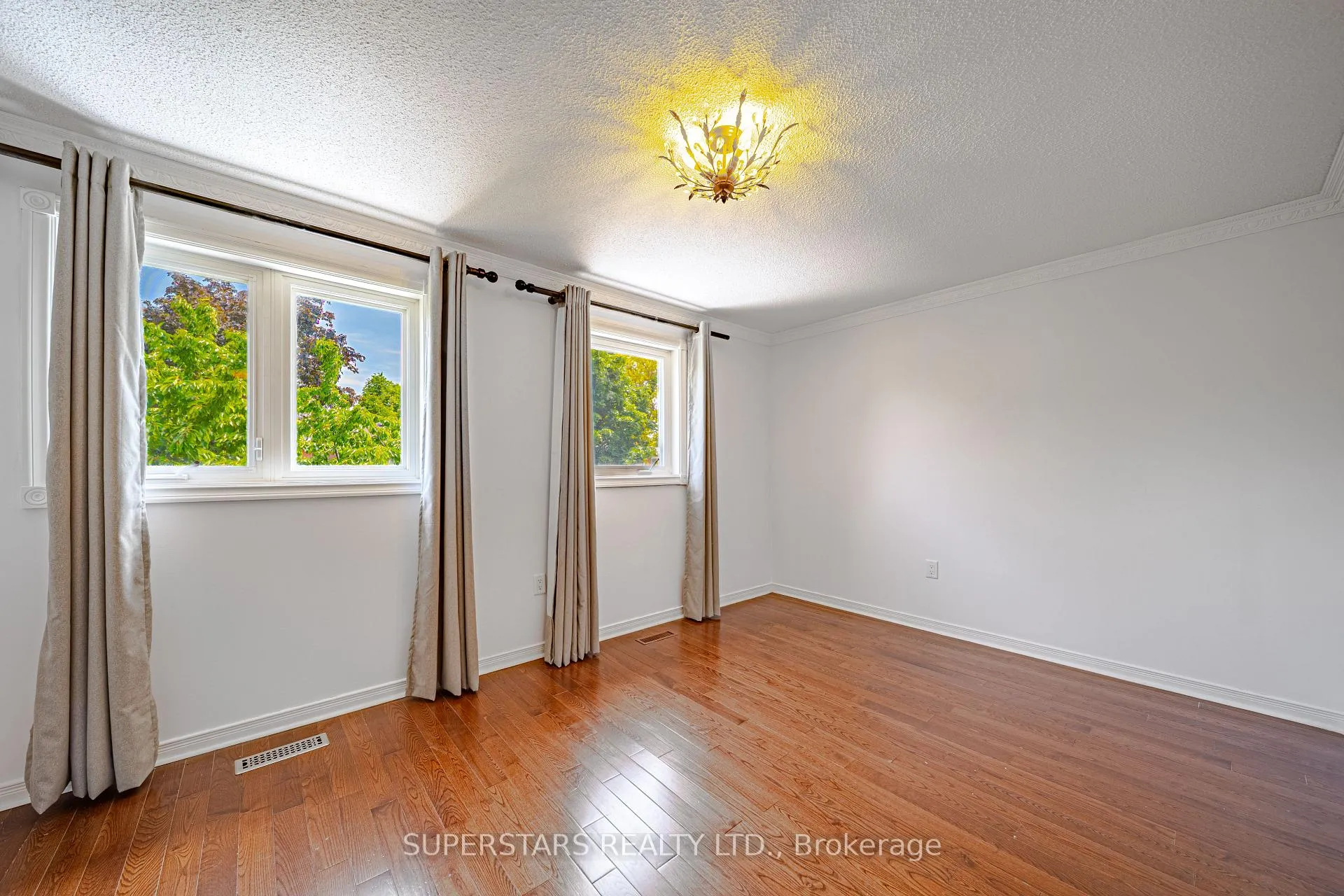 Photo 7 of 14 Marlow Crescent, Markham, Markville — HOMEH