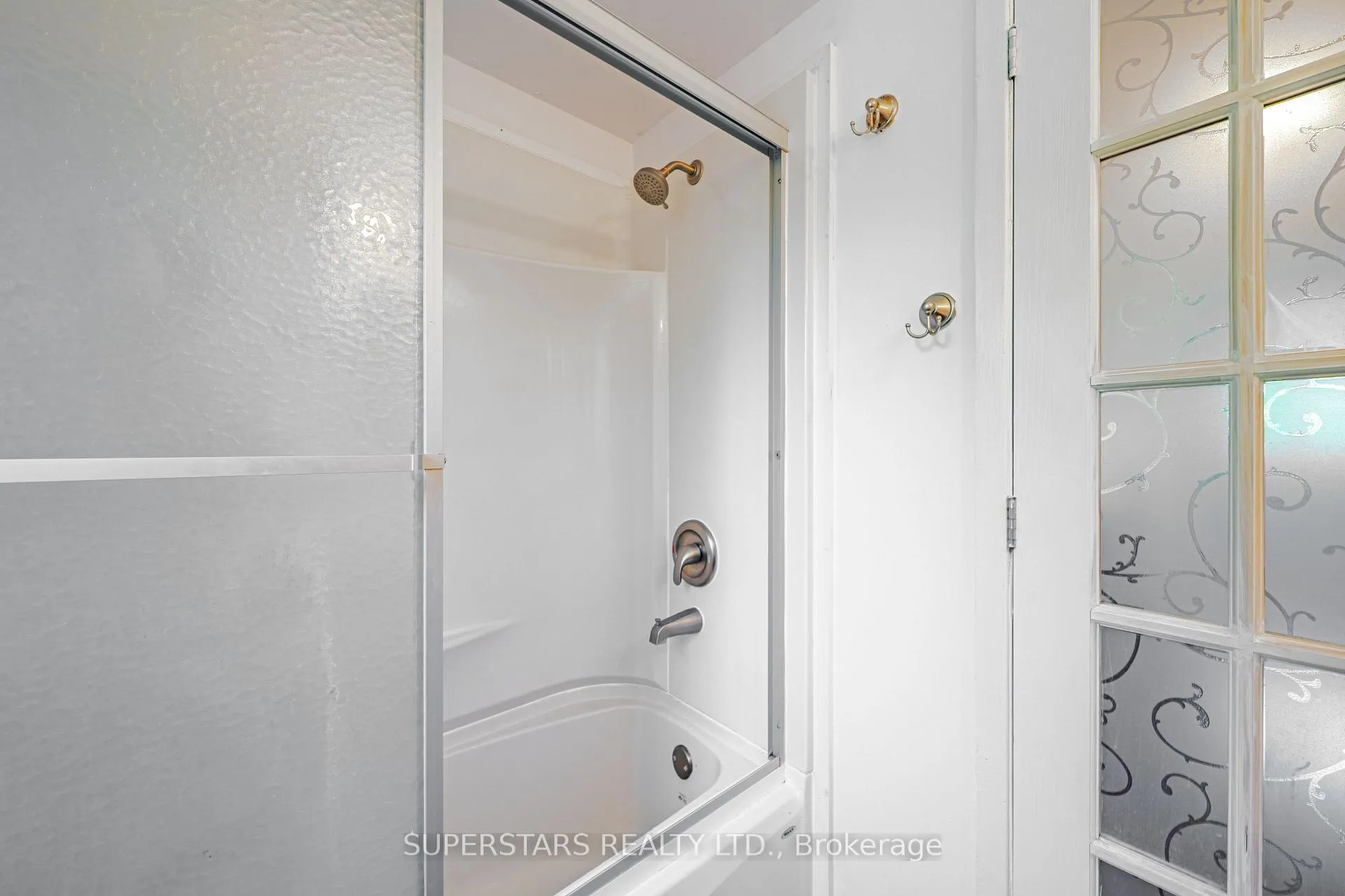 Photo 10 of 14 Marlow Crescent, Markham, Markville — HOMEH