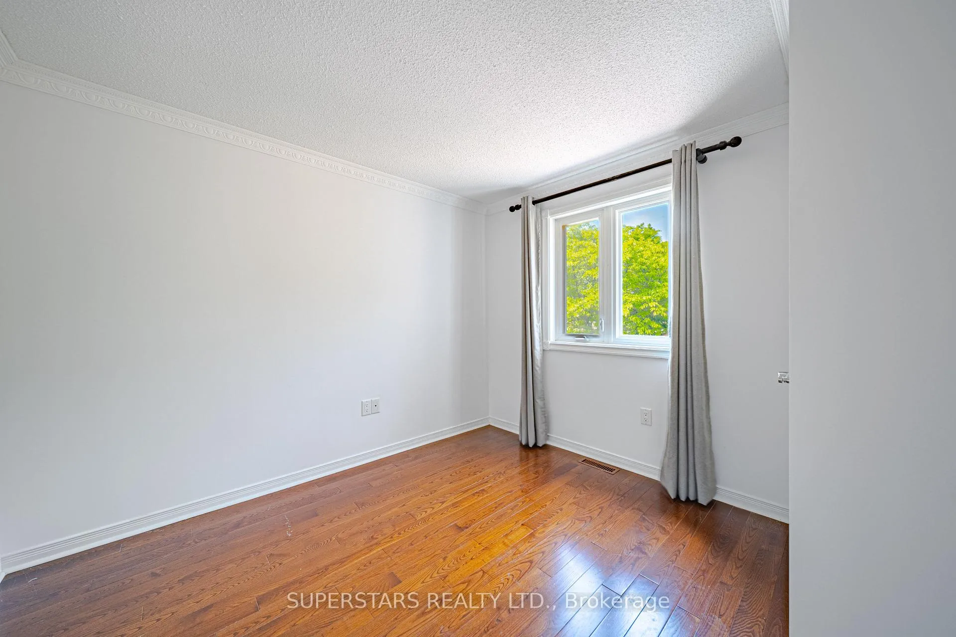 Photo 11 of 14 Marlow Crescent, Markham, Markville — HOMEH