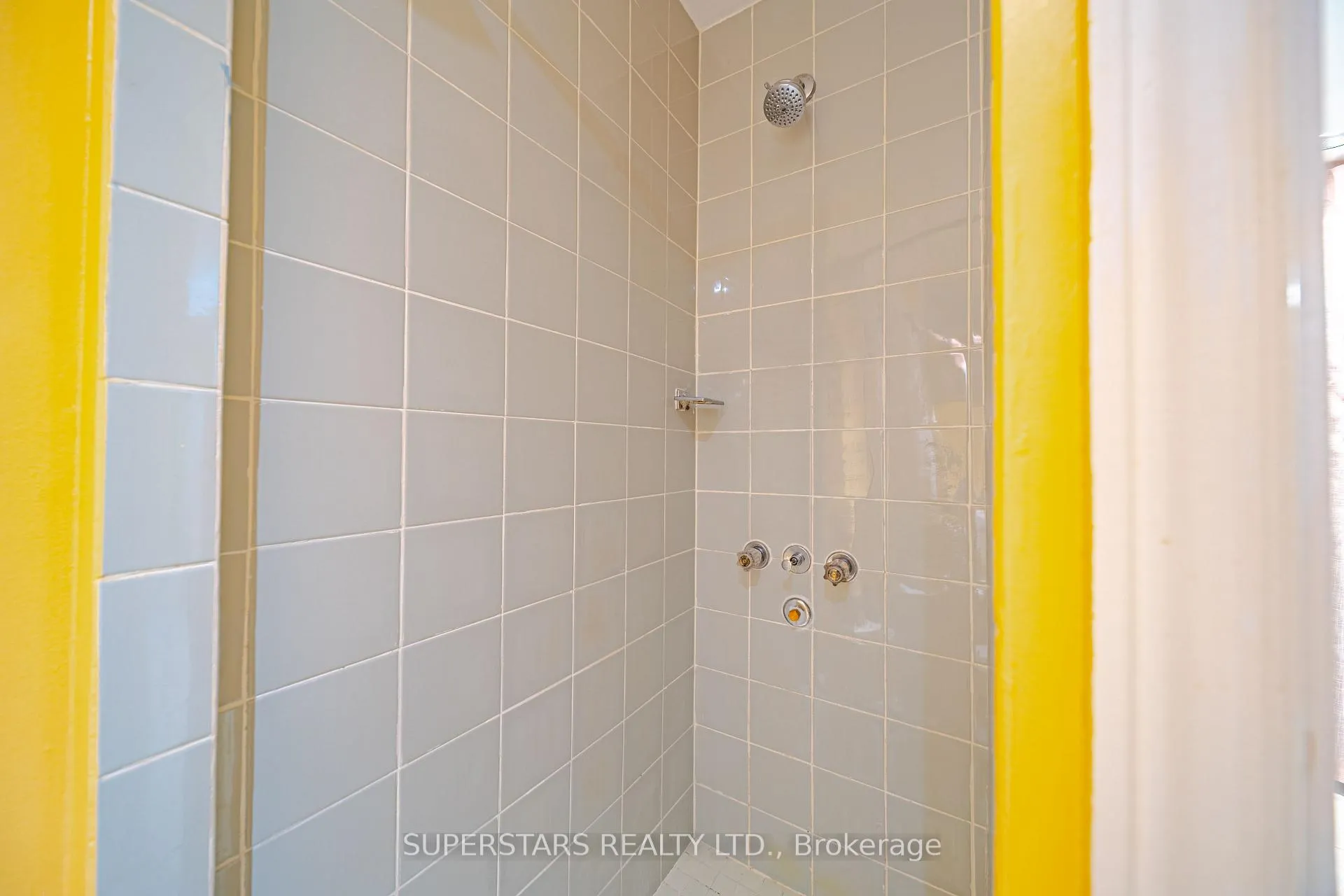 Photo 15 of 14 Marlow Crescent, Markham, Markville — HOMEH