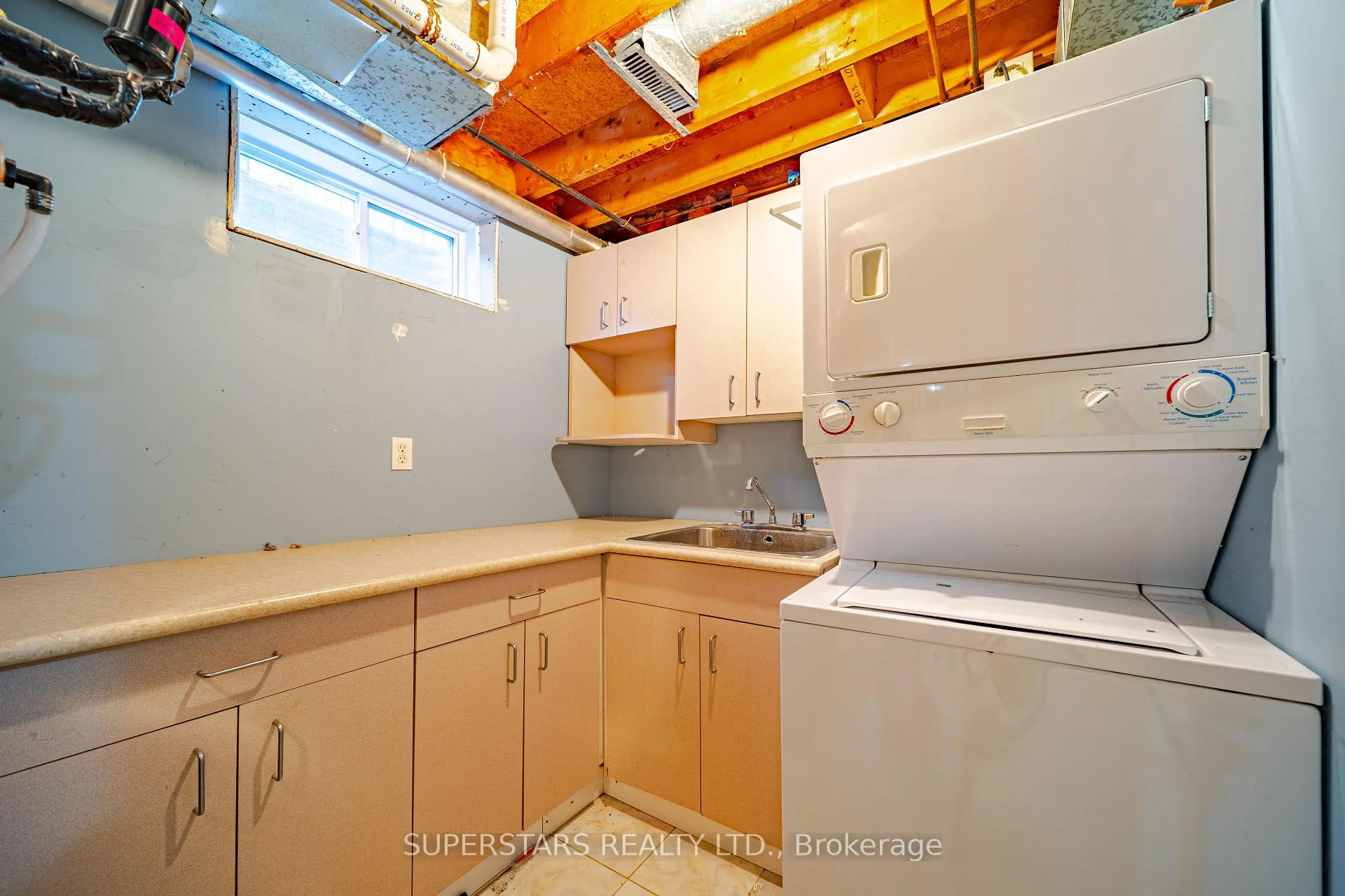 Photo 16 of 14 Marlow Crescent, Markham, Markville — HOMEH
