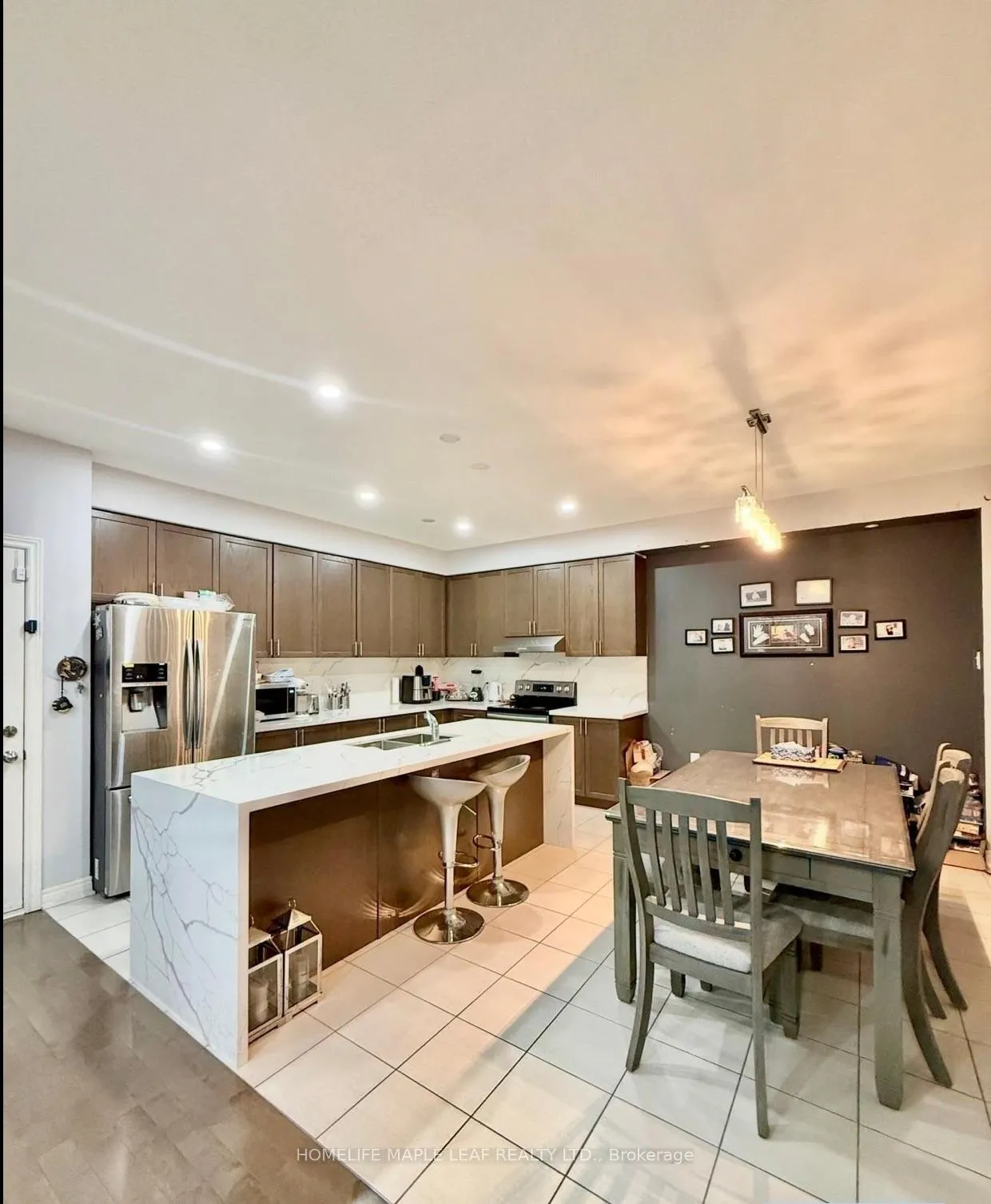 Photo 2 of Unit Upper, 385 Royal West Drive, Brampton, Credit Valley — HOMEH