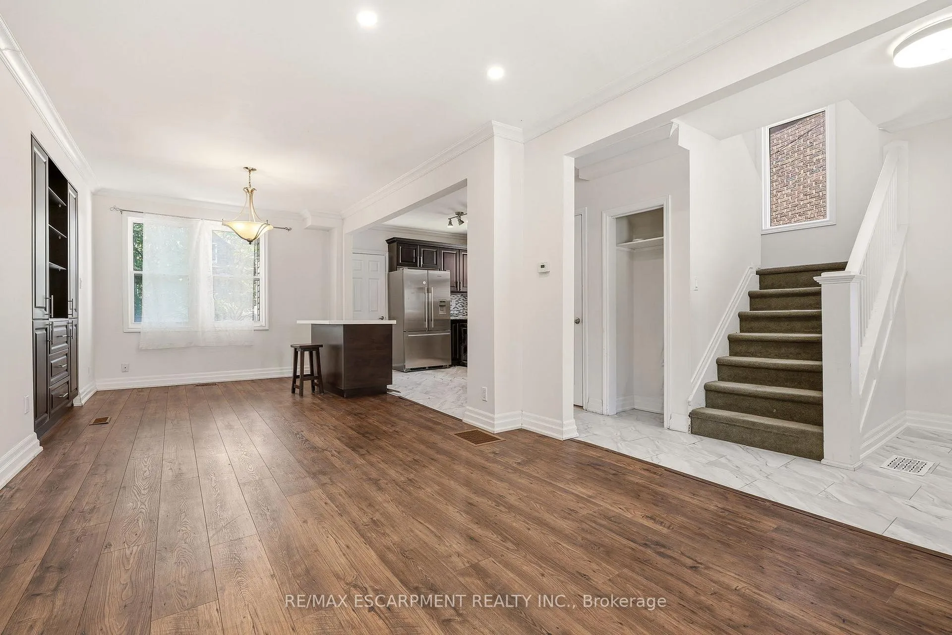 Photo 7 of 48 Glendale Avenue S, Hamilton, Crown Point — HOMEH