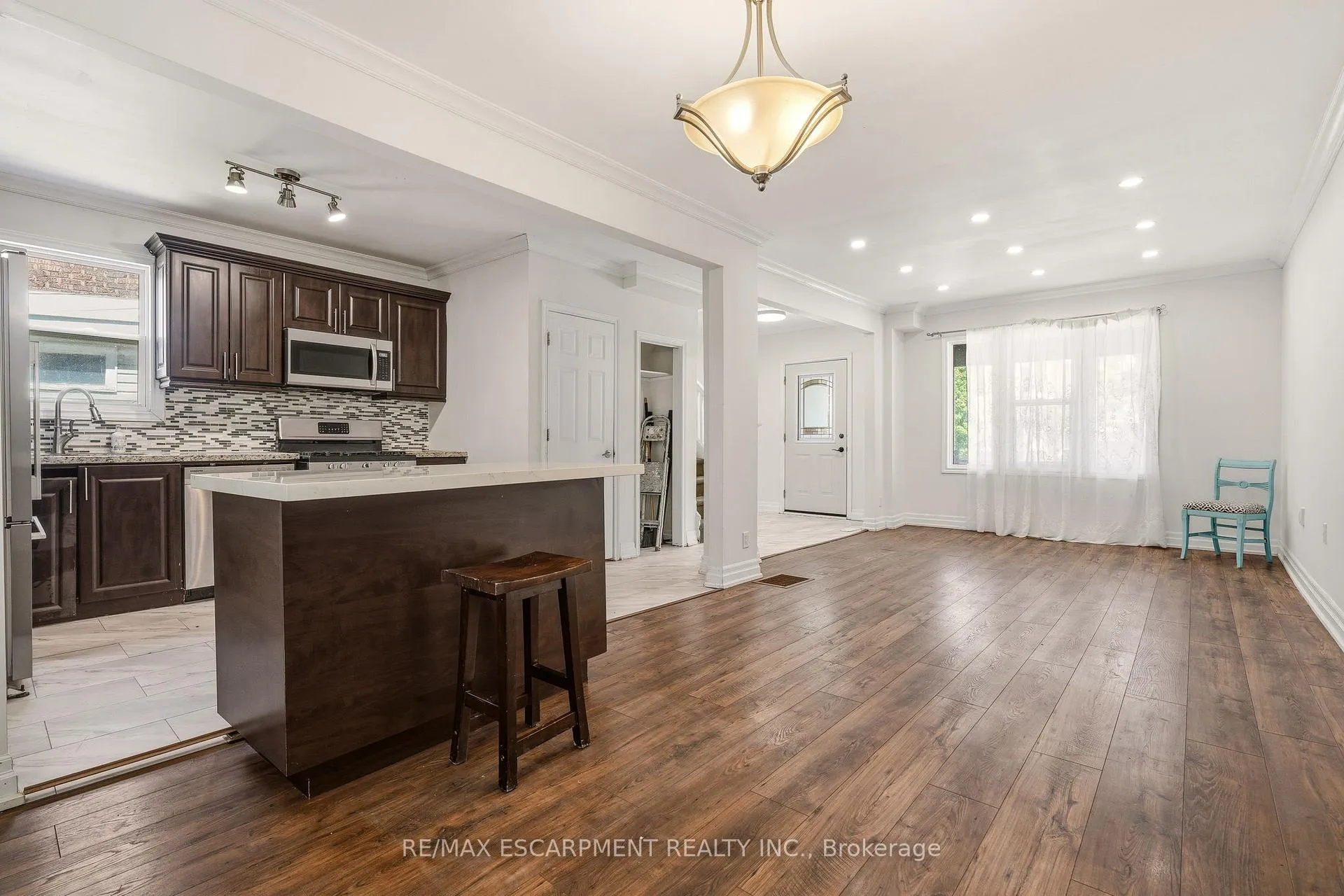 Photo 11 of 48 Glendale Avenue S, Hamilton, Crown Point — HOMEH