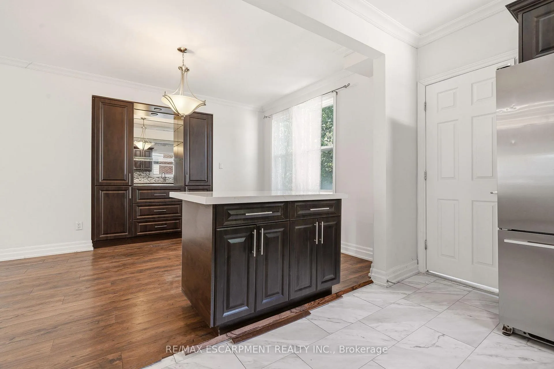 Photo 13 of 48 Glendale Avenue S, Hamilton, Crown Point — HOMEH