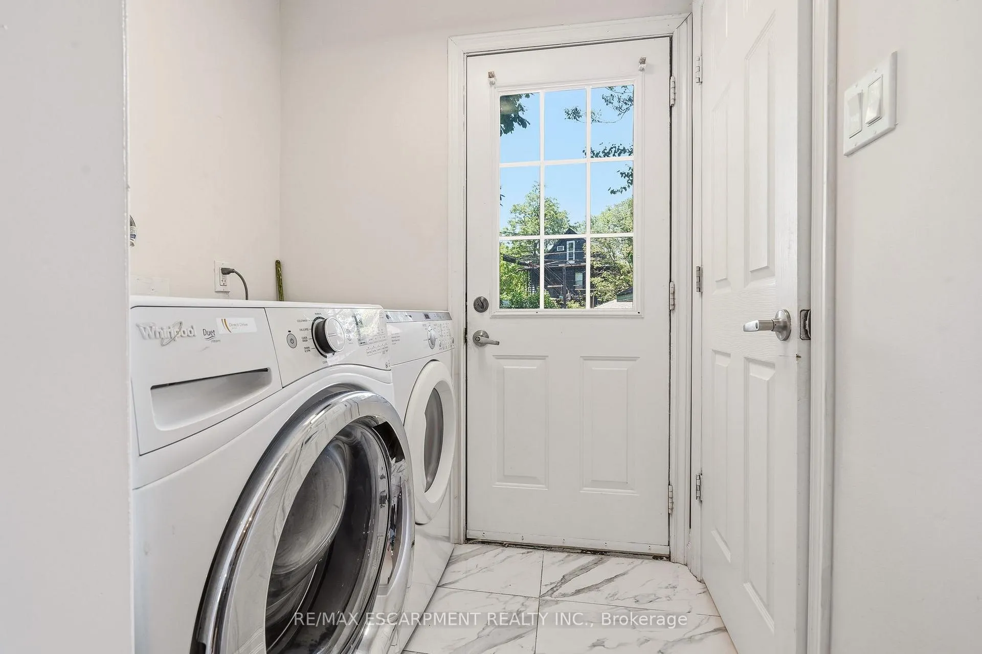 Photo 14 of 48 Glendale Avenue S, Hamilton, Crown Point — HOMEH