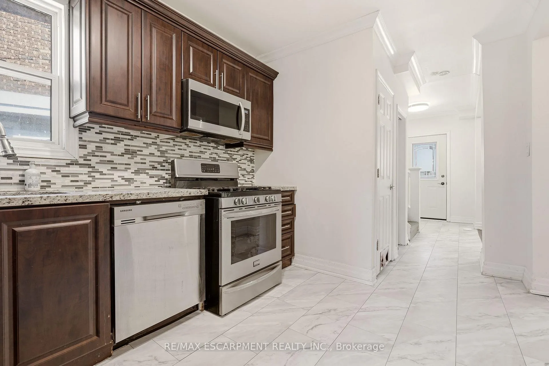 Photo 16 of 48 Glendale Avenue S, Hamilton, Crown Point — HOMEH