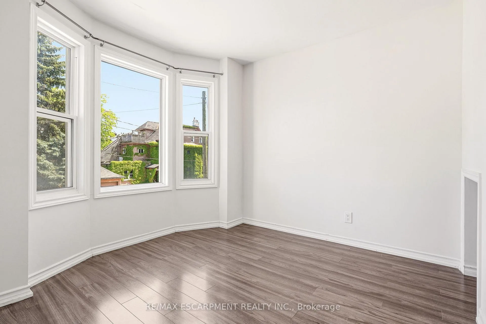 Photo 19 of 48 Glendale Avenue S, Hamilton, Crown Point — HOMEH