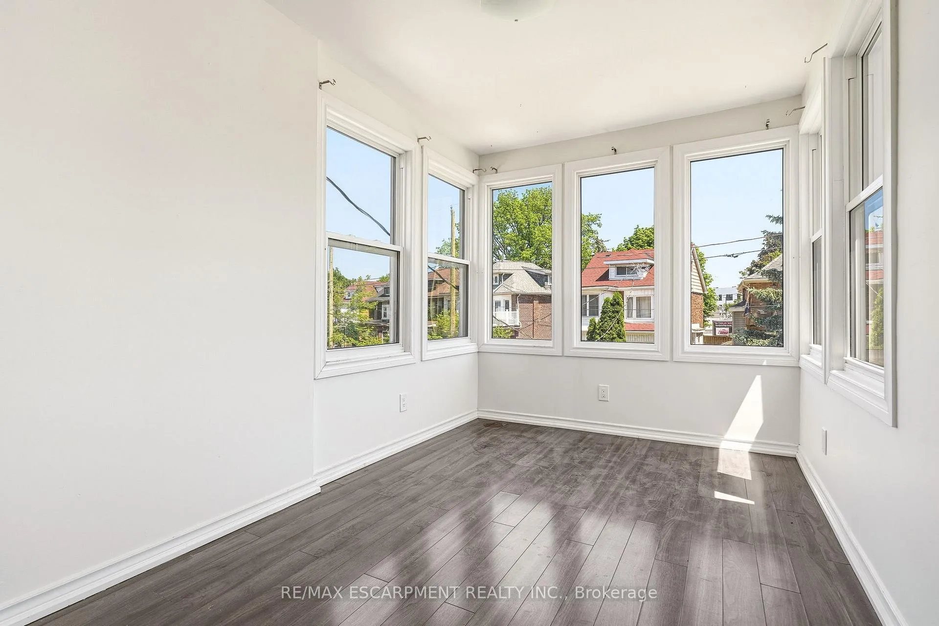 Photo 24 of 48 Glendale Avenue S, Hamilton, Crown Point — HOMEH