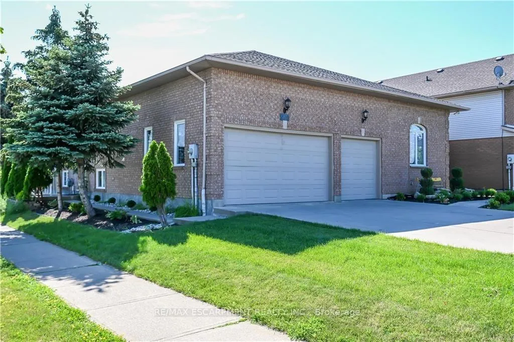 Photo 2 of Unit LOWER, 296 Winterberry Drive, Hamilton, Stoney Creek — HOMEH