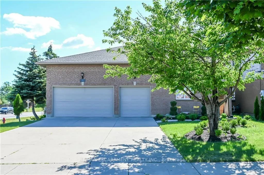 Photo 3 of Unit LOWER, 296 Winterberry Drive, Hamilton, Stoney Creek — HOMEH