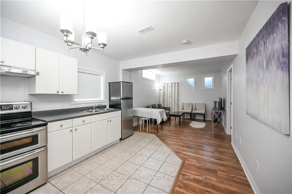 Photo 6 of Unit LOWER, 296 Winterberry Drive, Hamilton, Stoney Creek — HOMEH