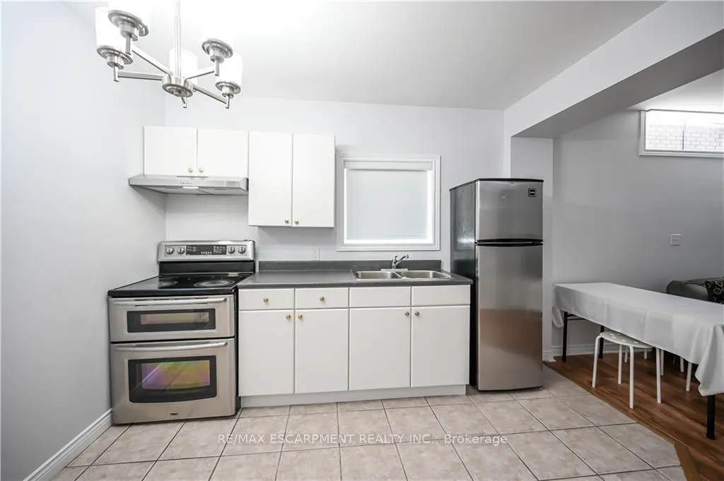 Photo 7 of Unit LOWER, 296 Winterberry Drive, Hamilton, Stoney Creek — HOMEH
