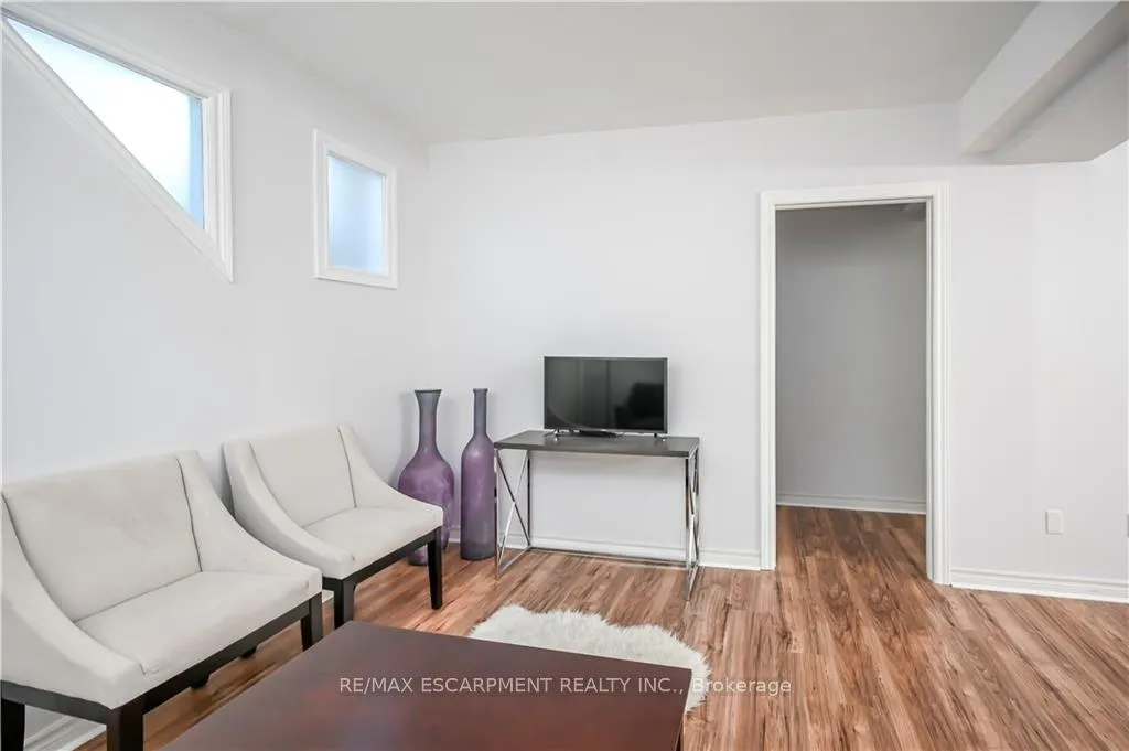 Photo 11 of Unit LOWER, 296 Winterberry Drive, Hamilton, Stoney Creek — HOMEH